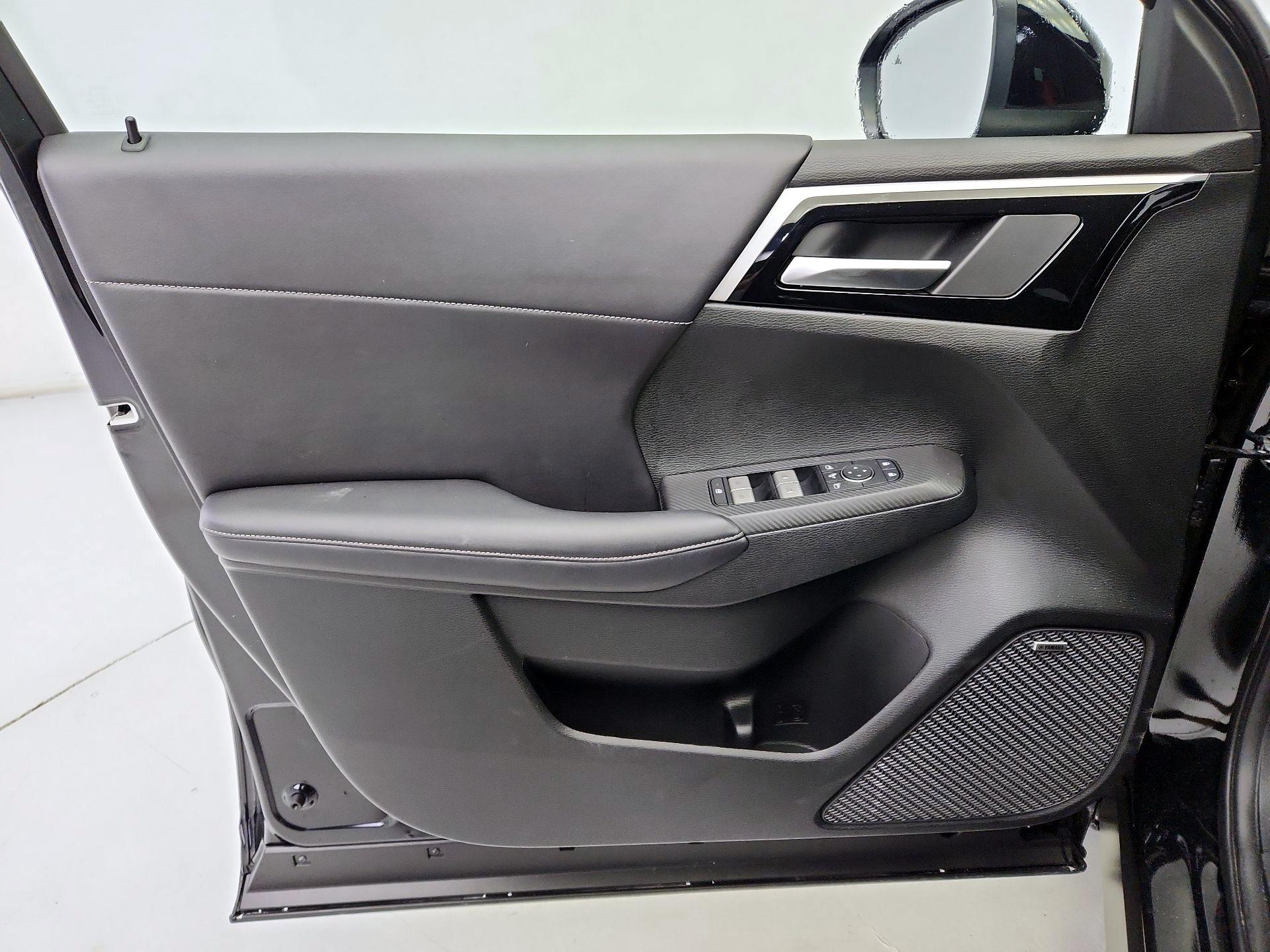 Thumbnail: 2025 Mitsubishi Outlander - 12
