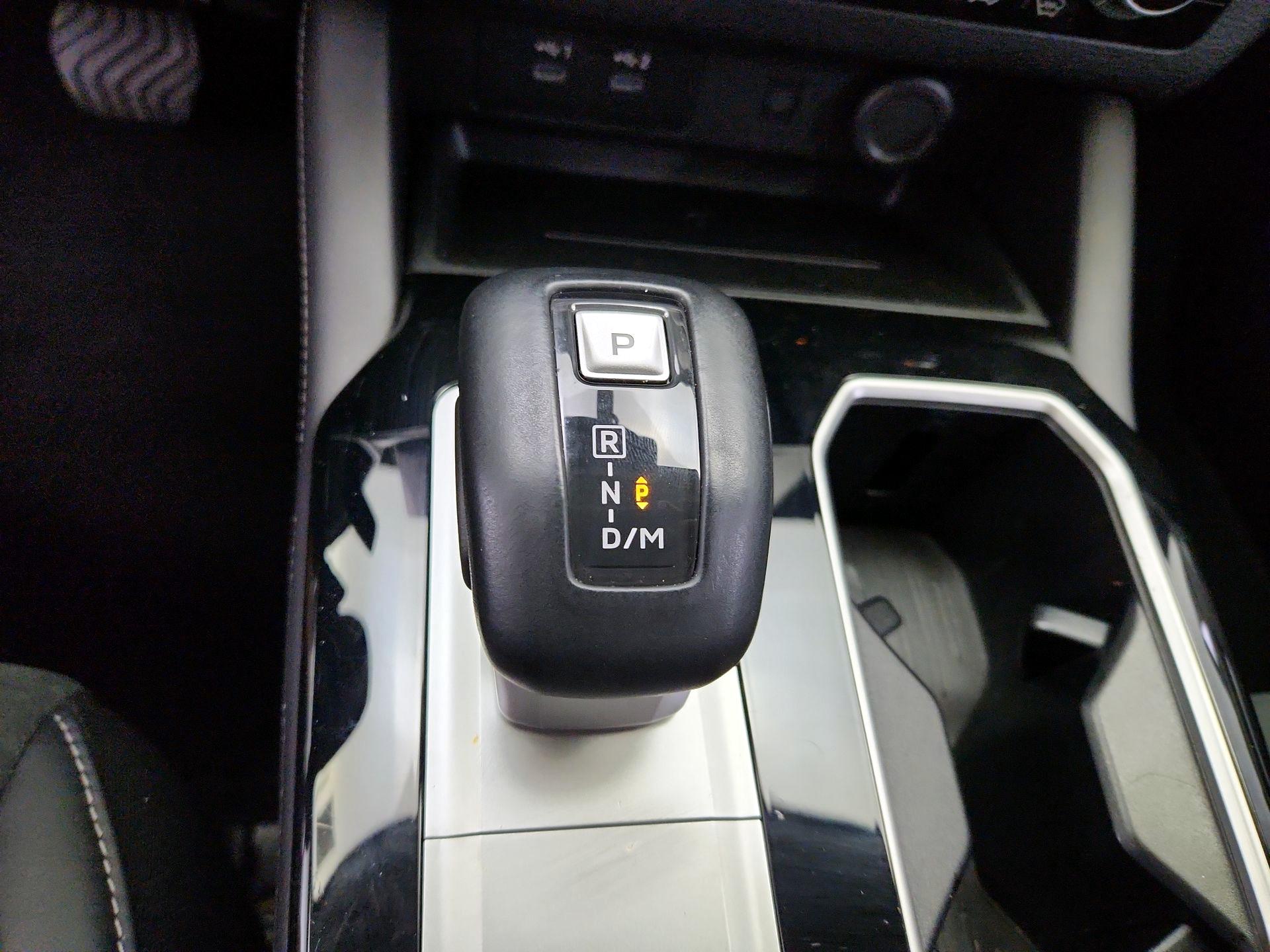 Thumbnail: 2025 Mitsubishi Outlander - 18