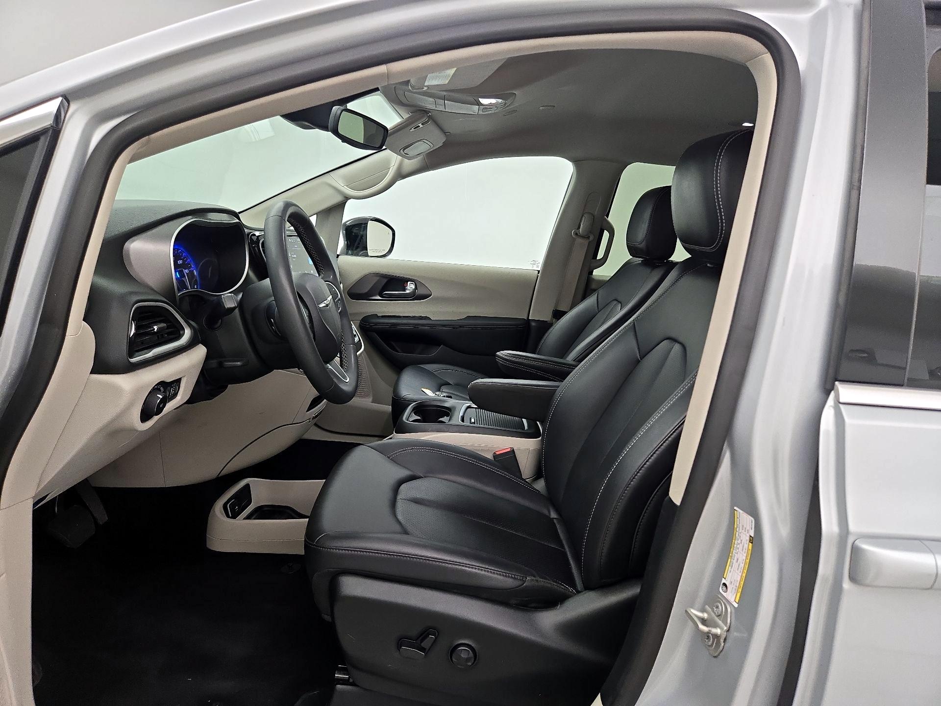 Thumbnail: 2024 Chrysler Pacifica - 11