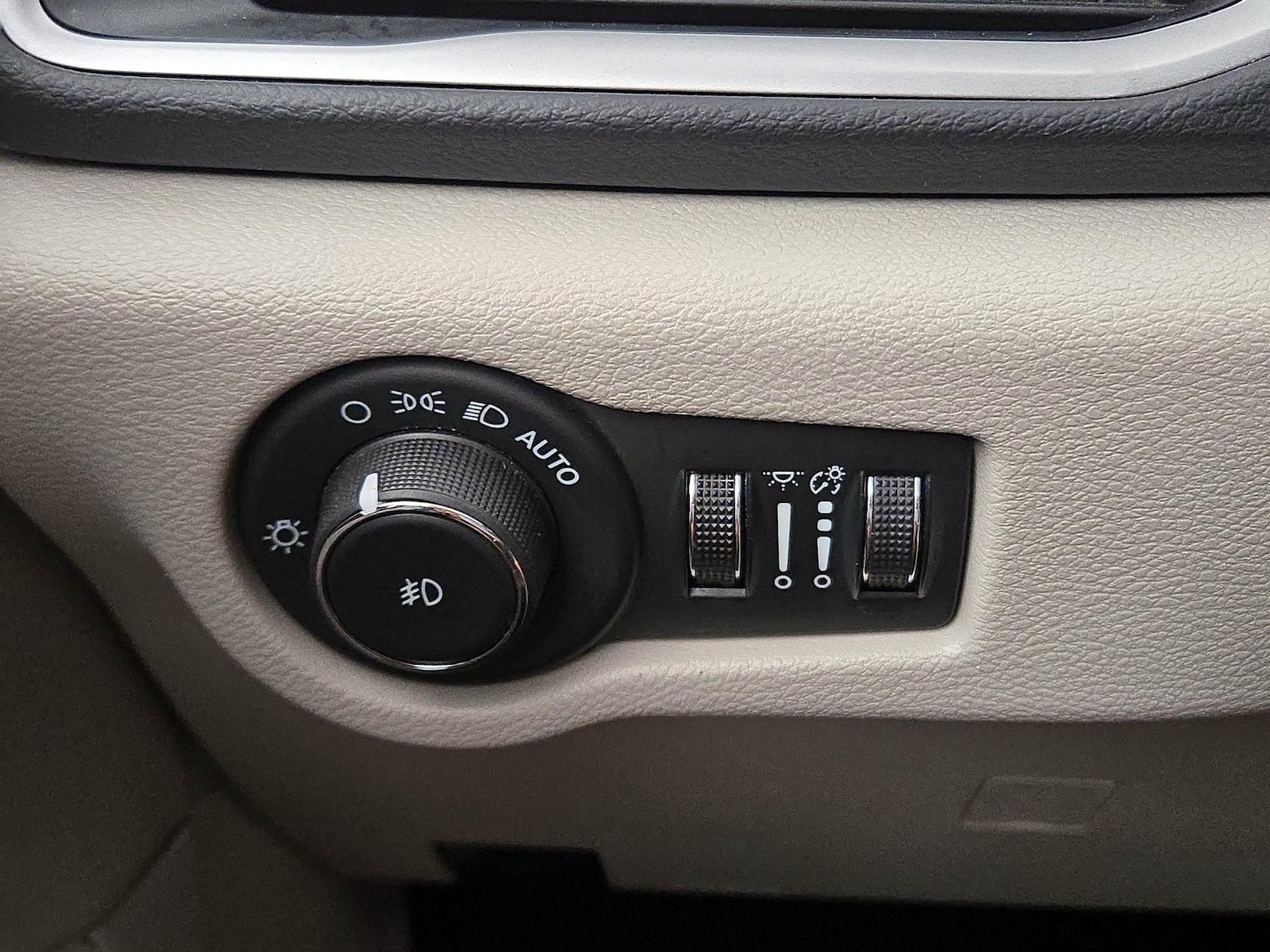 2024 Chrysler Pacifica Touring L - Photo 14