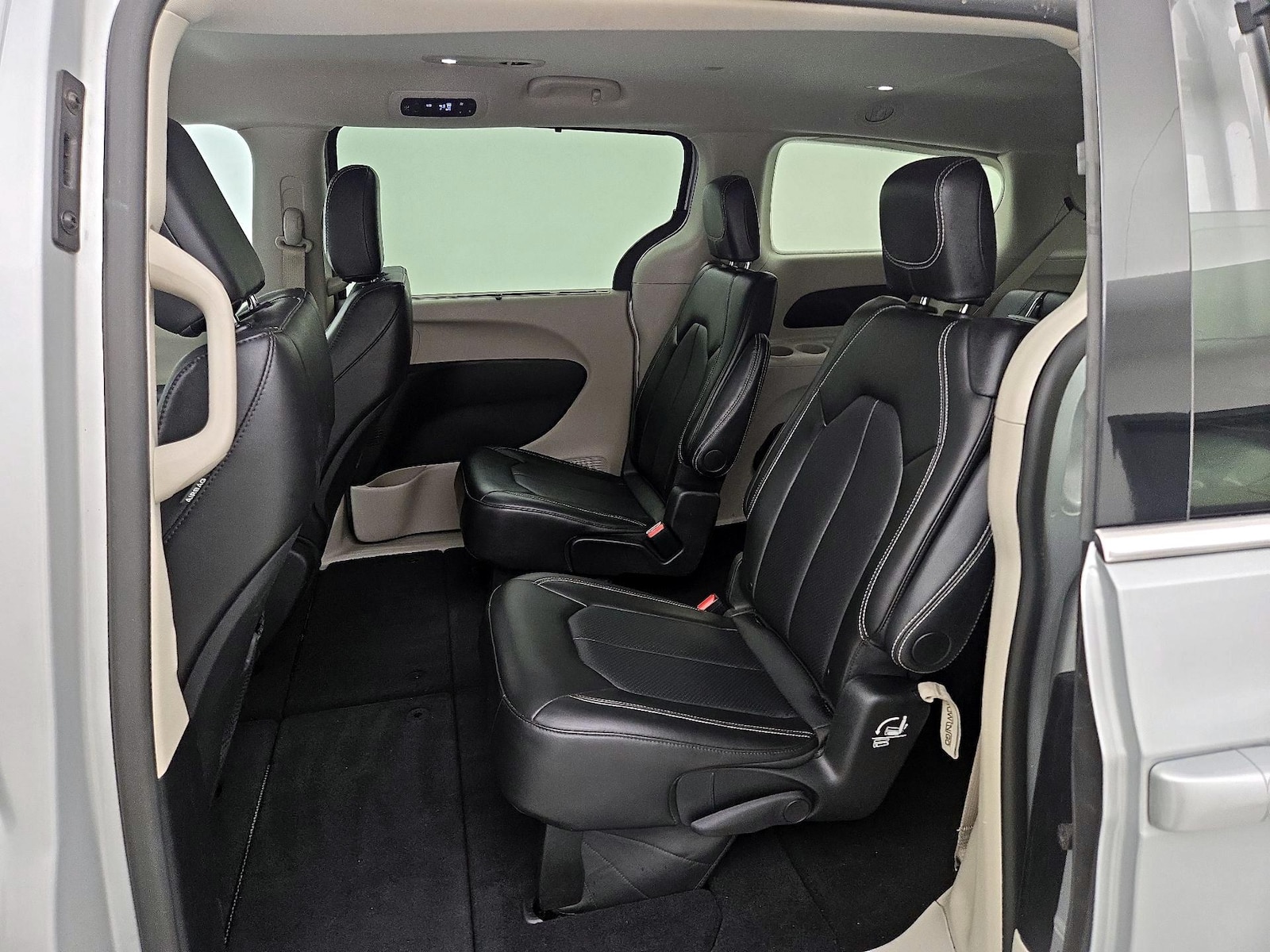 2024 Chrysler Pacifica Touring L - Photo 20