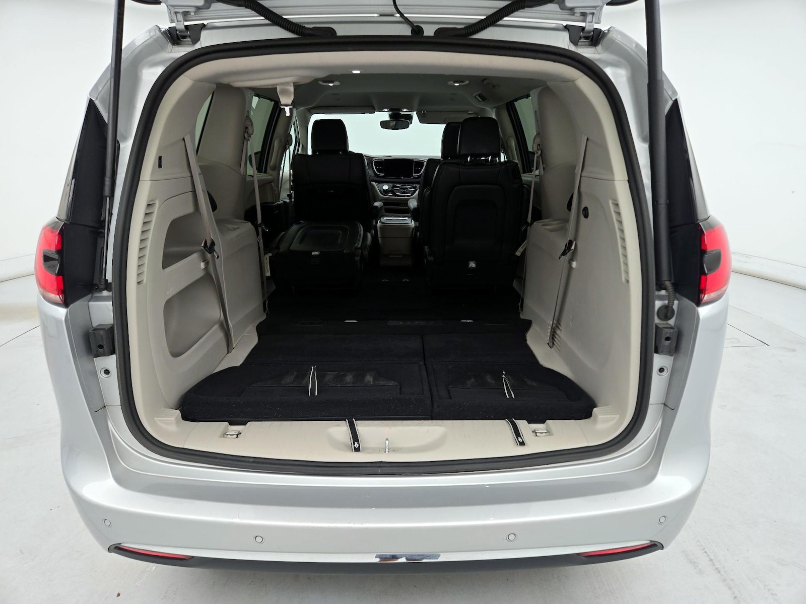 2024 Chrysler Pacifica Touring L - Photo 23