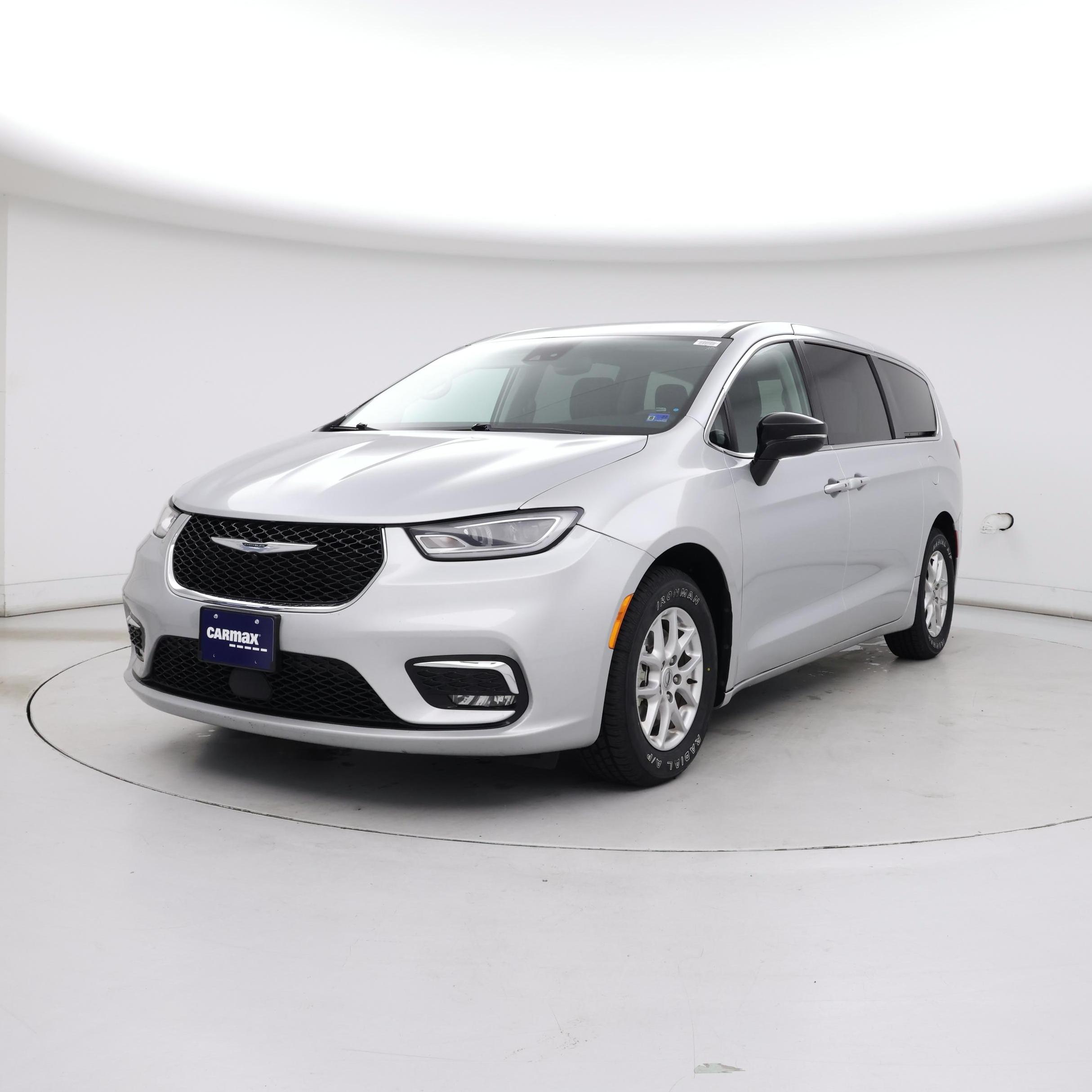 Thumbnail: 2024 Chrysler Pacifica - 4
