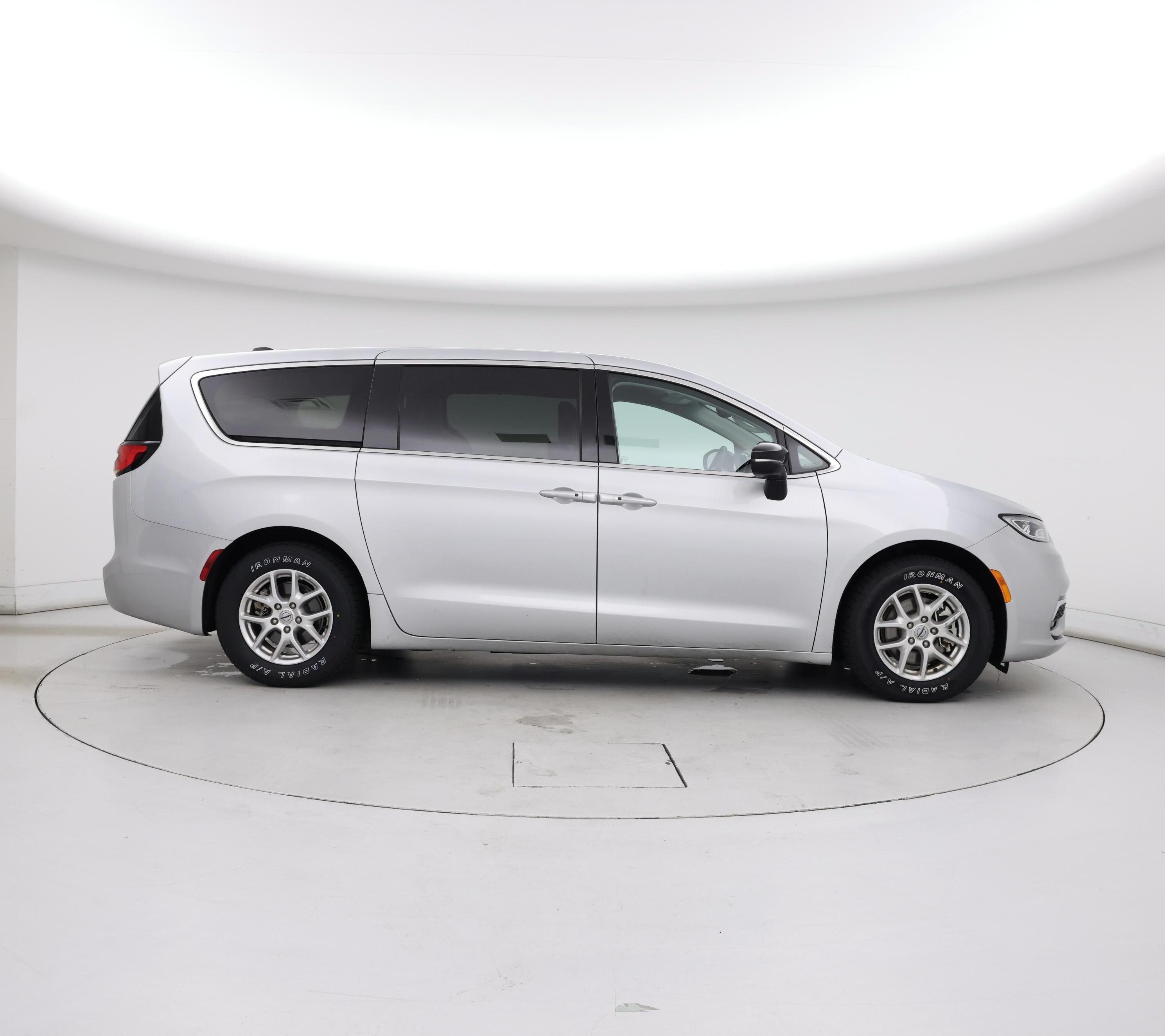 Thumbnail: 2024 Chrysler Pacifica - 7