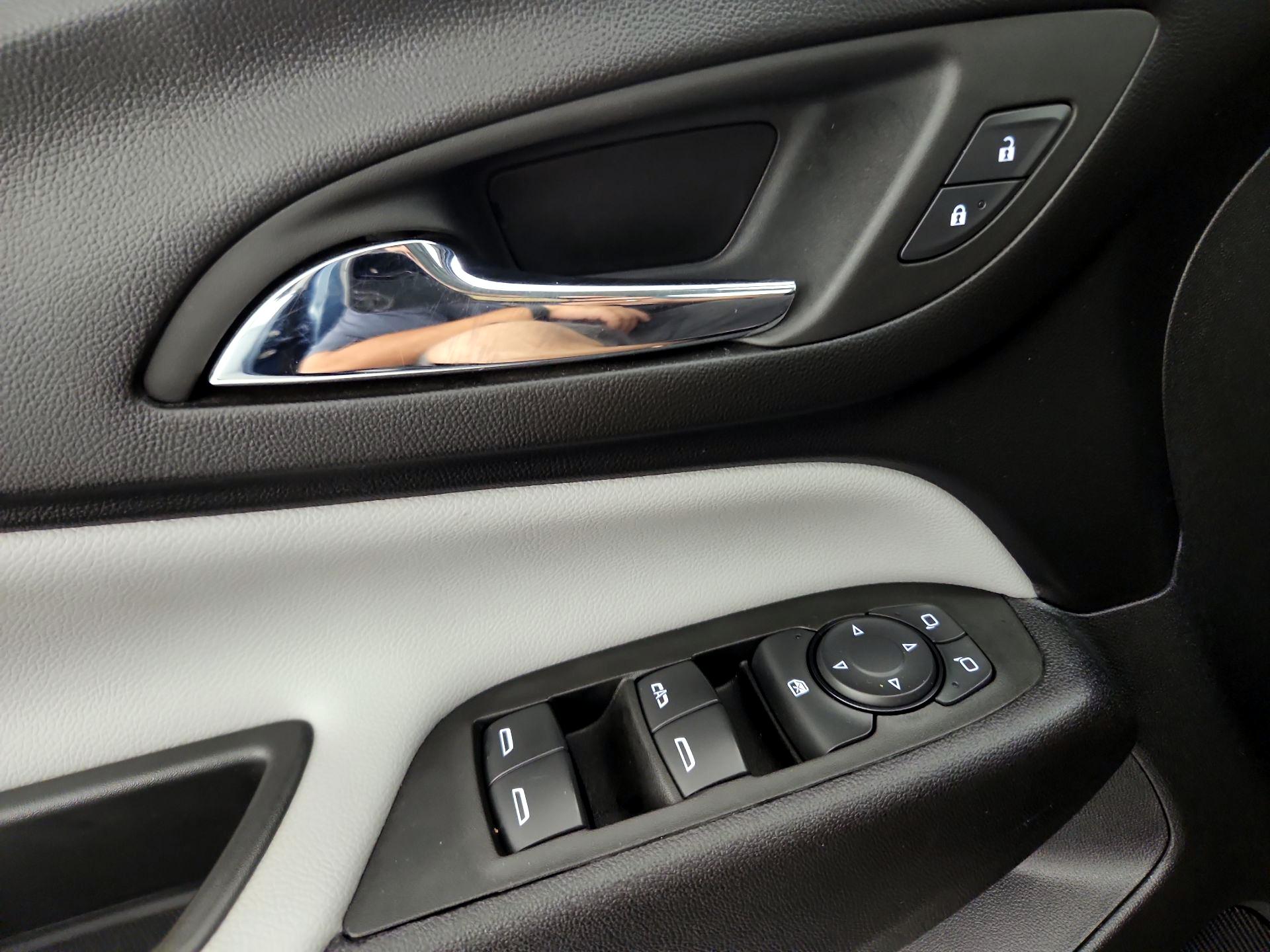 Thumbnail: 2024 Chevrolet Equinox - 12