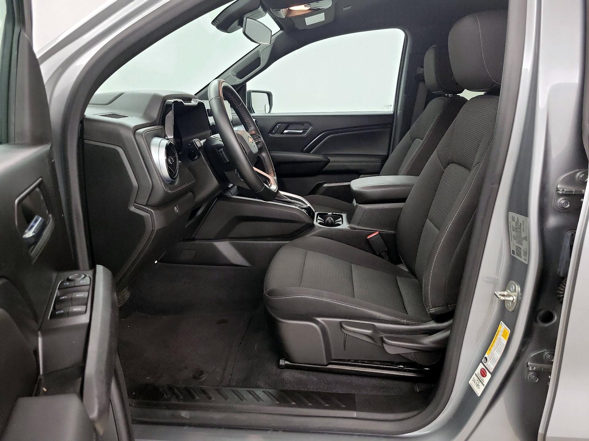 Thumbnail: 2023 Chevrolet Colorado - 11