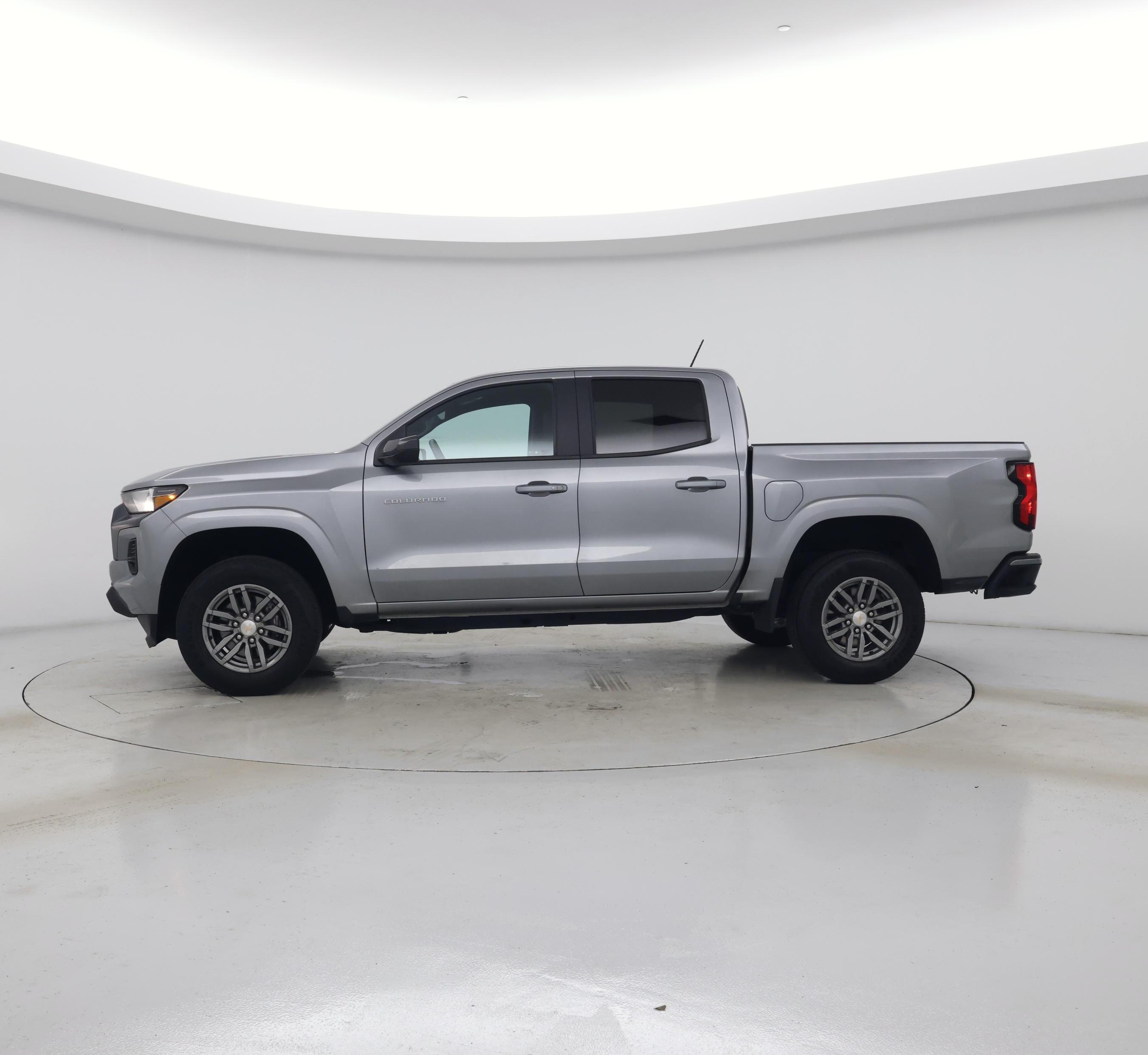 Thumbnail: 2023 Chevrolet Colorado - 3