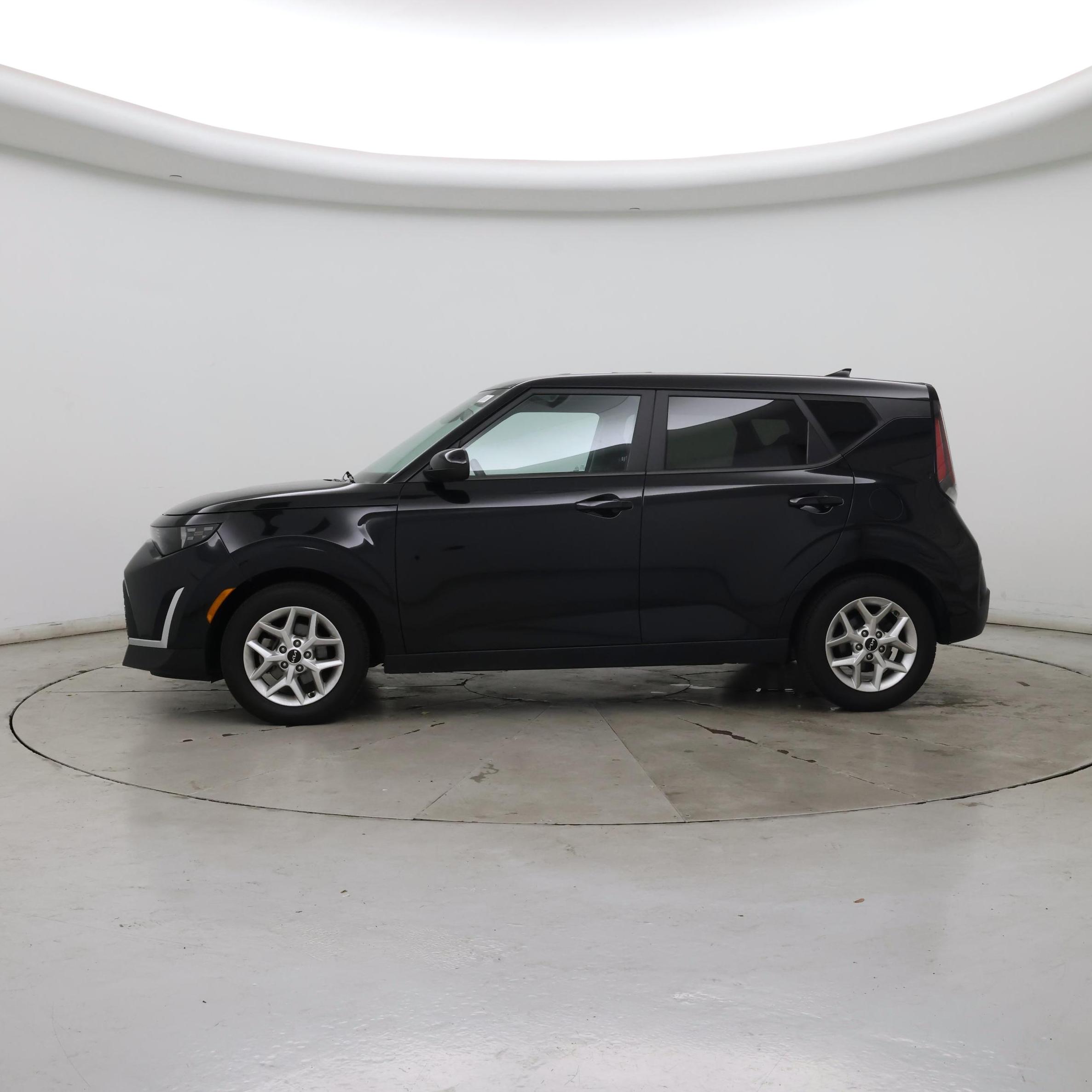 Thumbnail: 2023 Kia Soul - 3