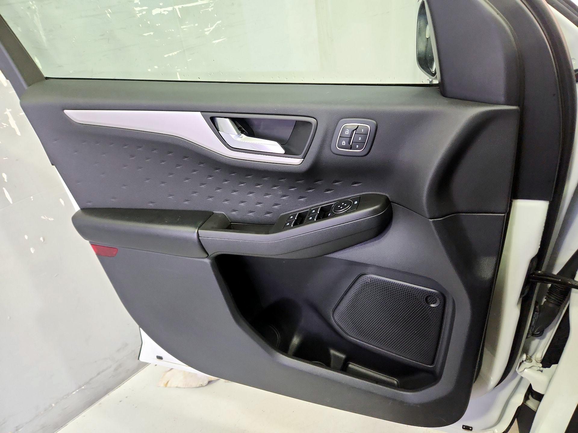 Thumbnail: 2020 Ford Escape - 12