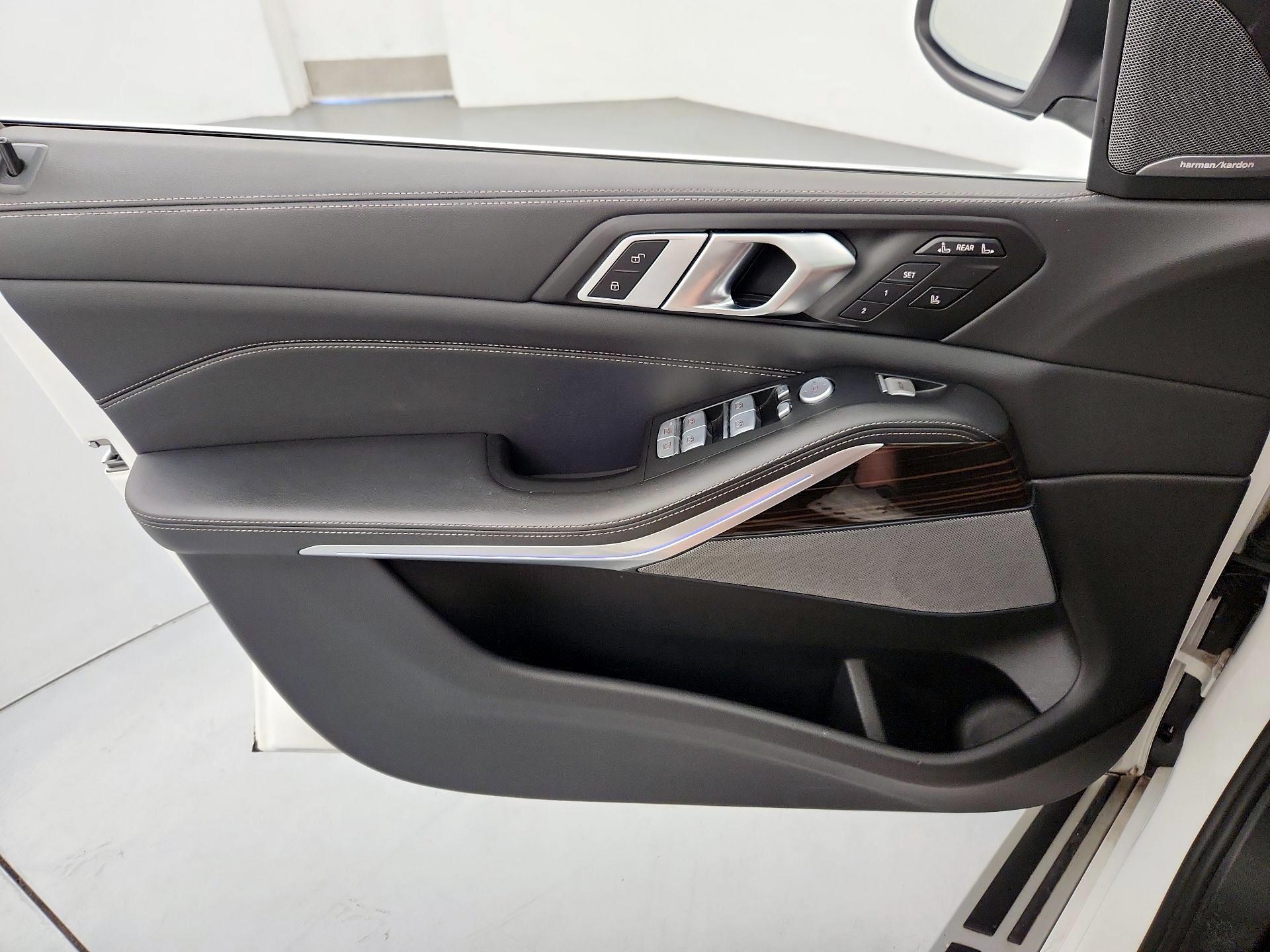 Thumbnail: 2025 BMW X7 - 12