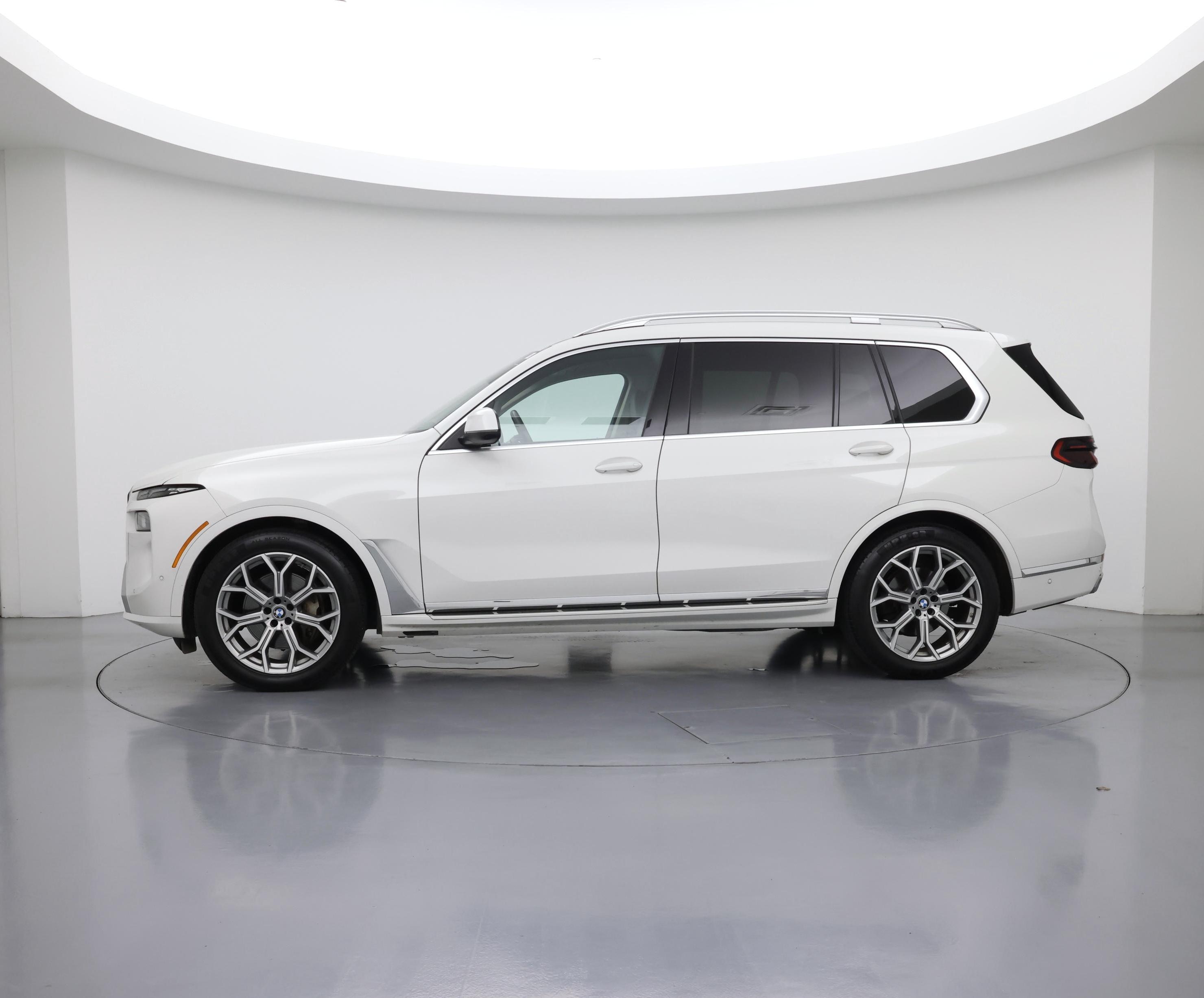 Thumbnail: 2025 BMW X7 - 3