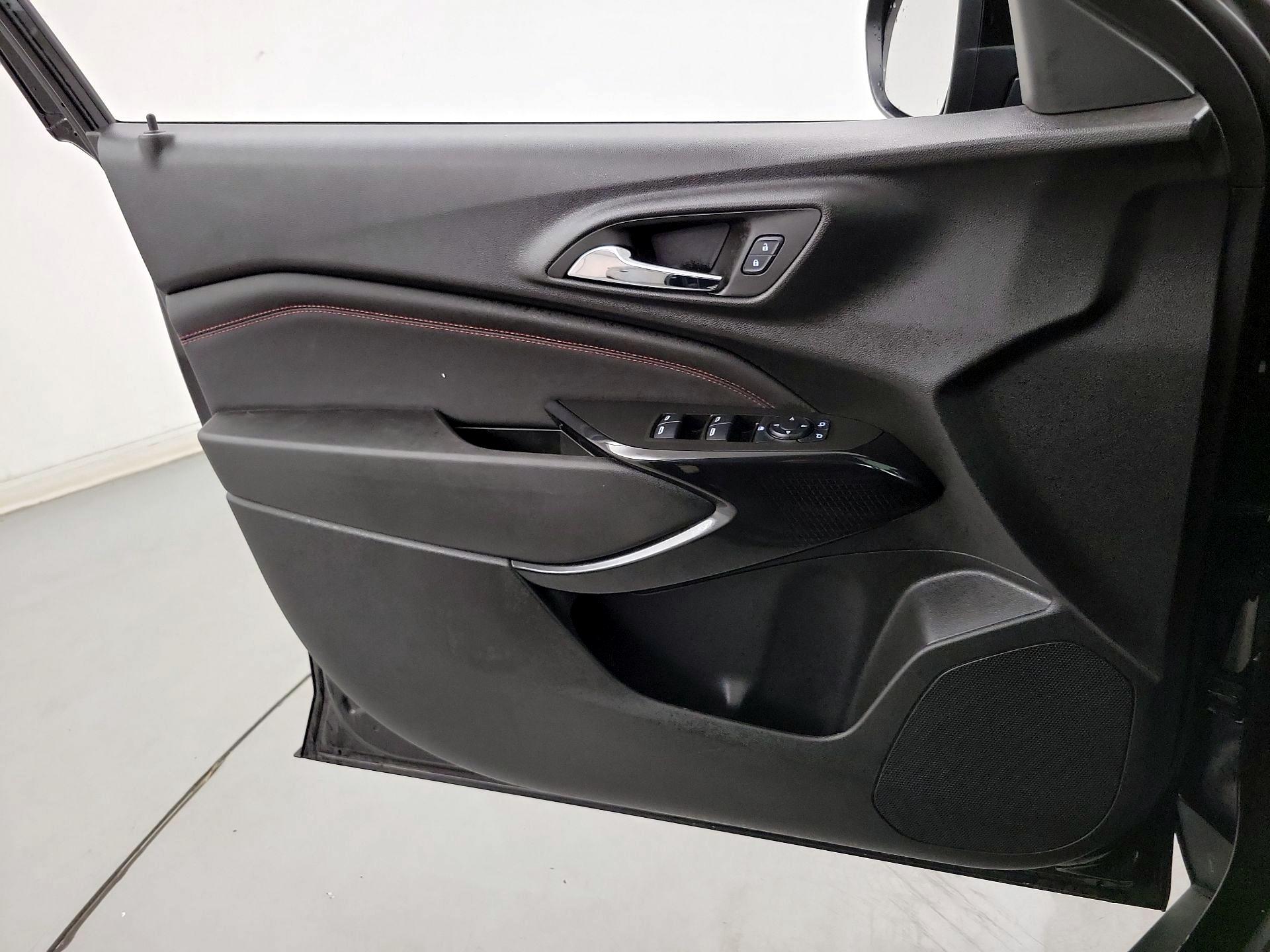 Thumbnail: 2025 Chevrolet Trax - 10