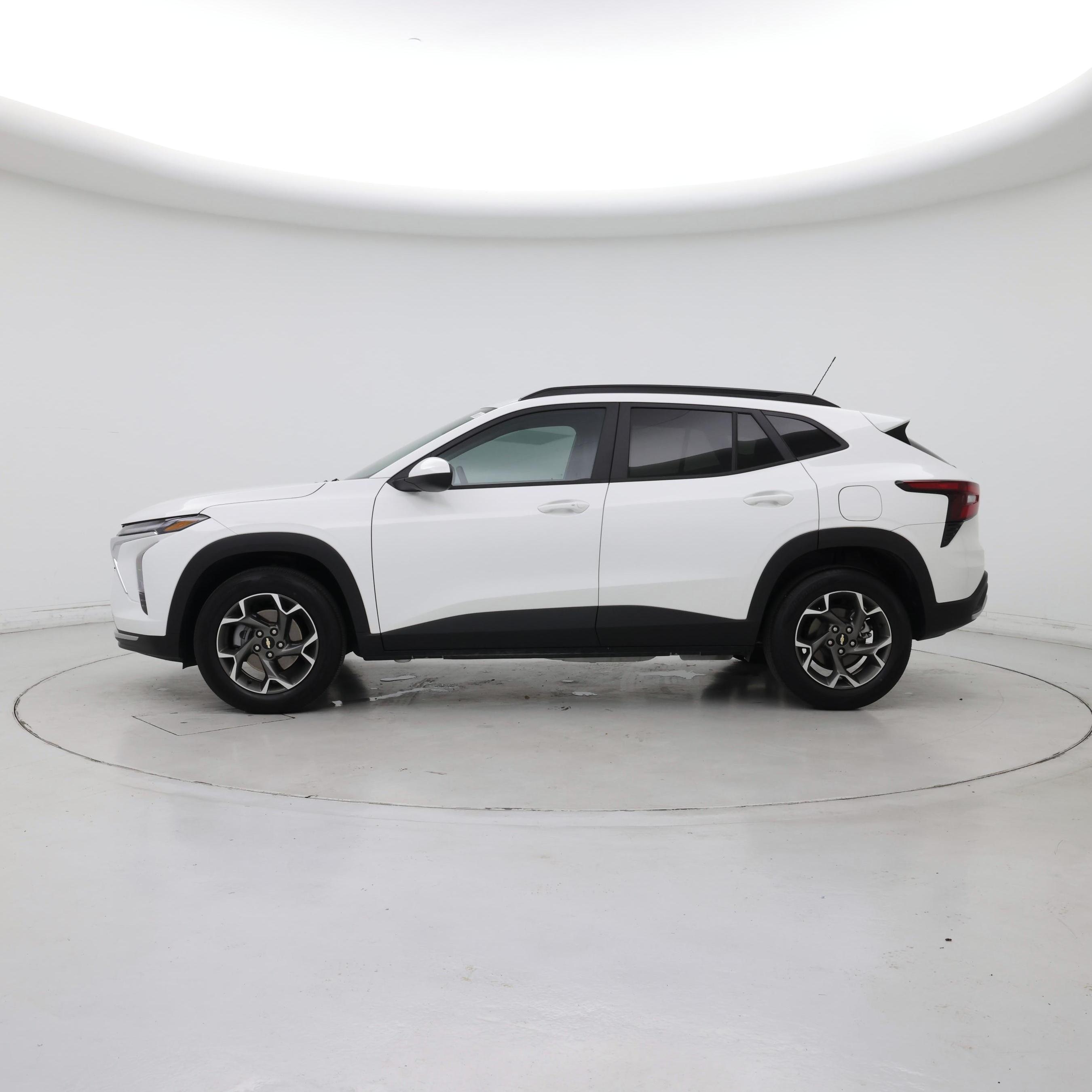 Thumbnail: 2025 Chevrolet Trax - 3