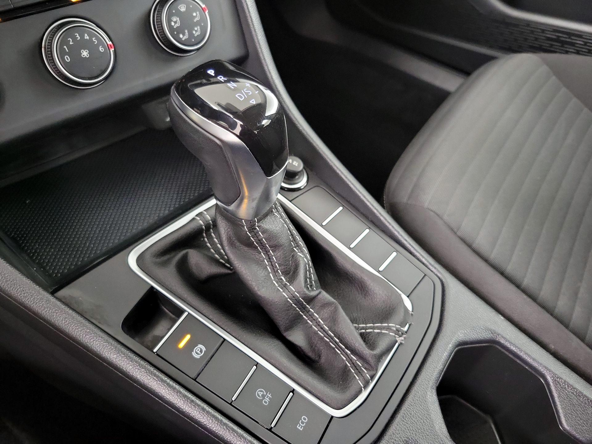 Thumbnail: 2024 Volkswagen Jetta - 15