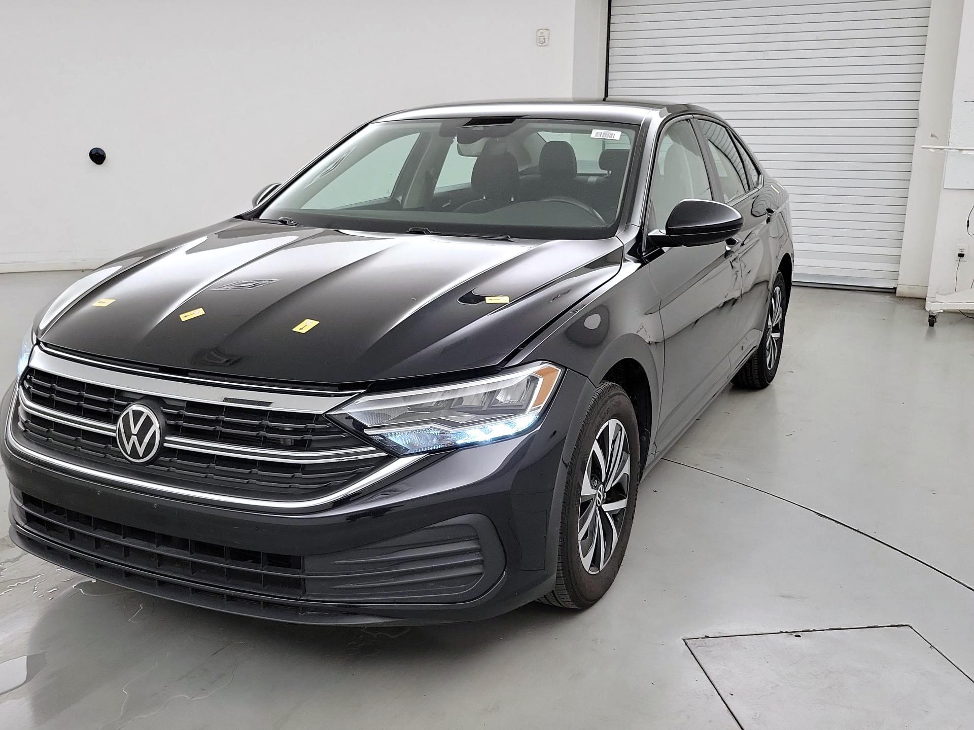 Thumbnail: 2024 Volkswagen Jetta - 3