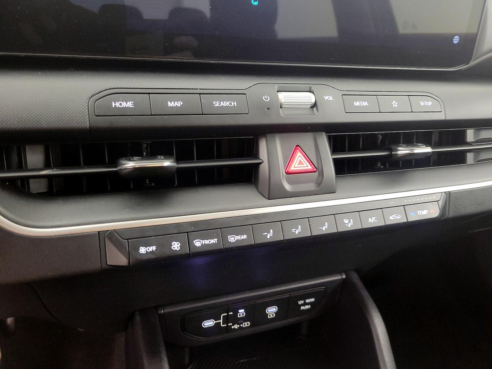 2025 Kia K4 LX - Photo 17