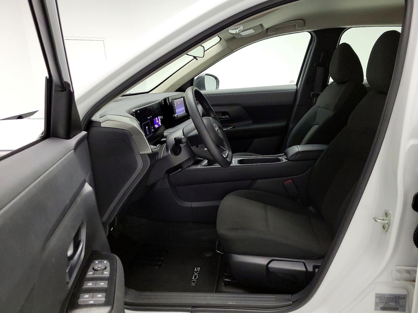 2025 Nissan Kicks S AWD - Photo 12