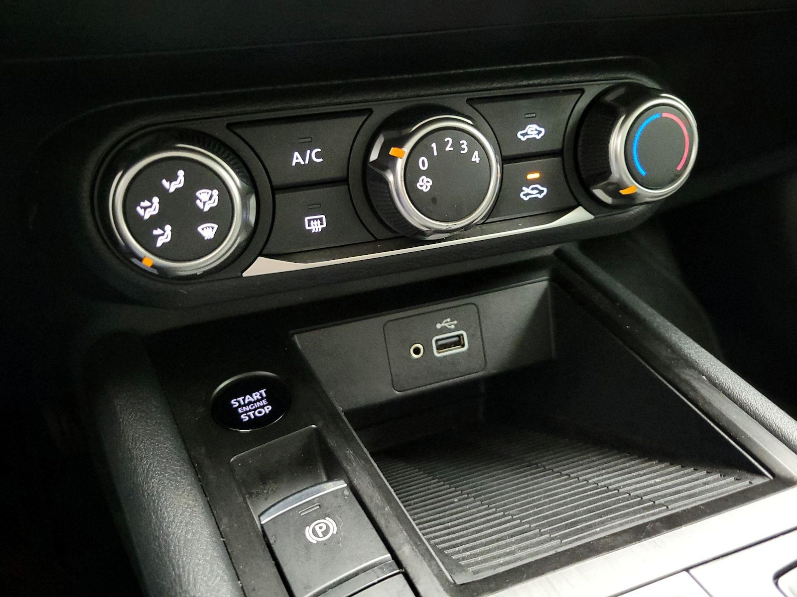 2025 Nissan Kicks S AWD - Photo 16