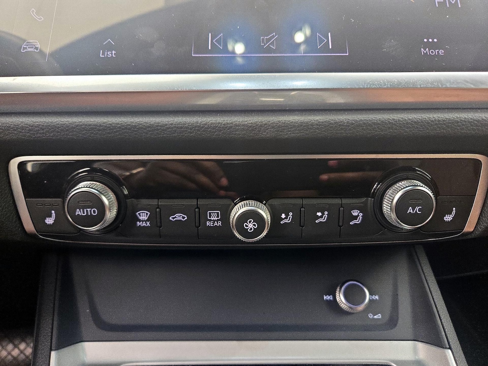 2025 Audi Q3 S Line Premium - Photo 16