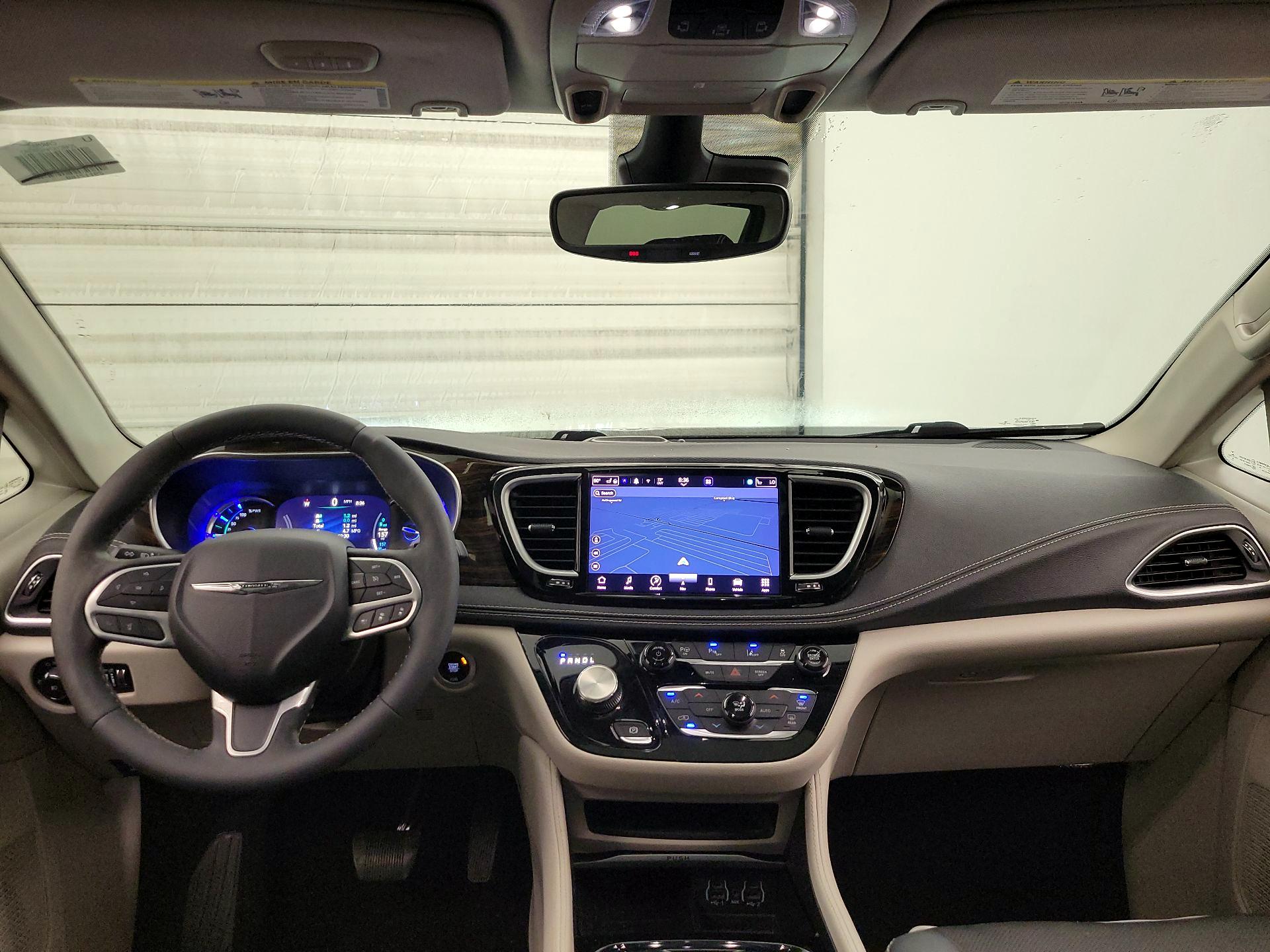 Thumbnail: 2023 Chrysler Pacifica - 9