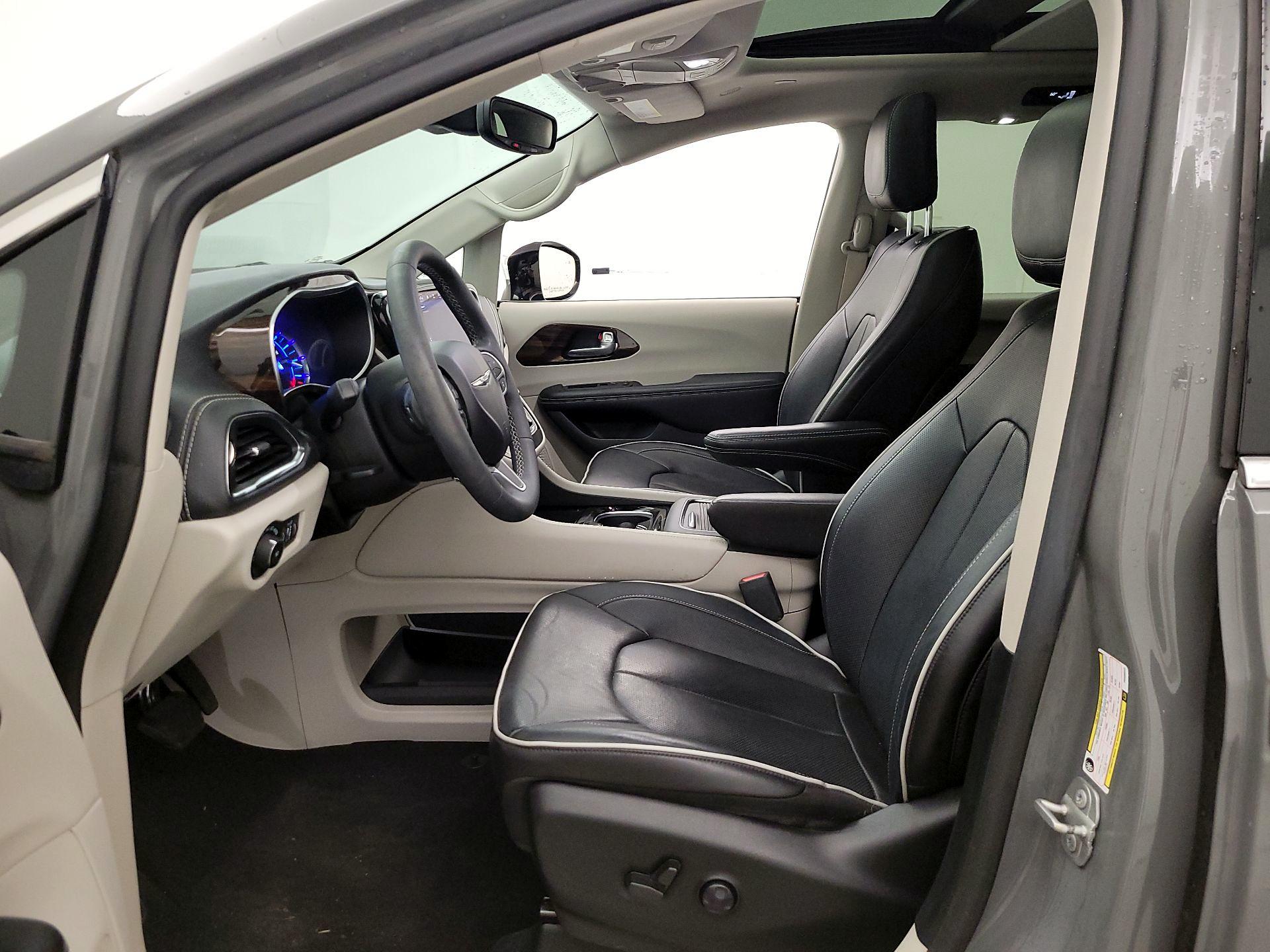 Thumbnail: 2023 Chrysler Pacifica - 11