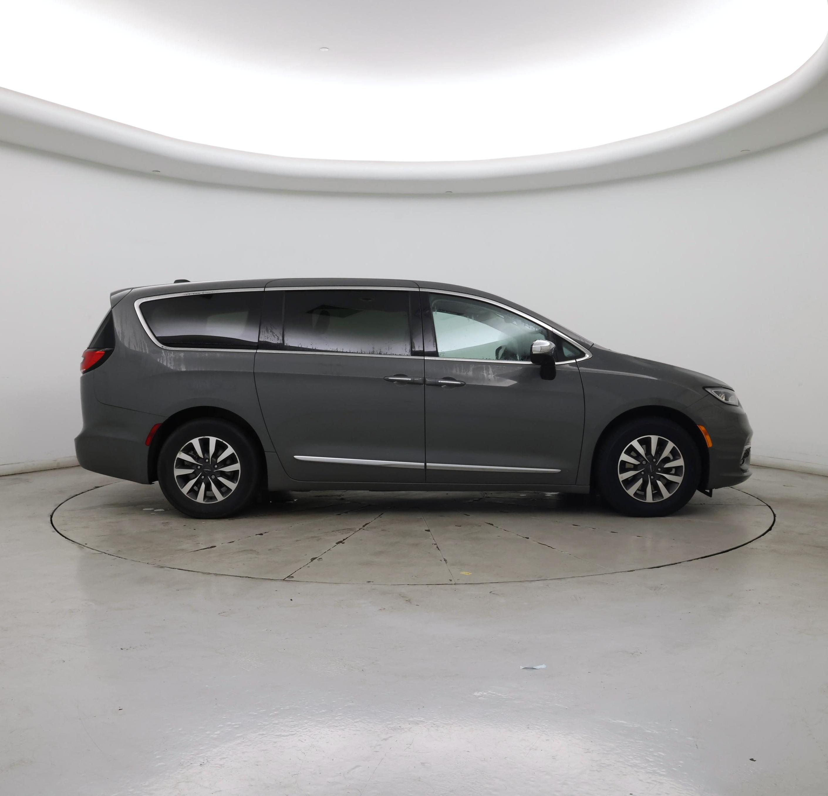 Thumbnail: 2023 Chrysler Pacifica - 7