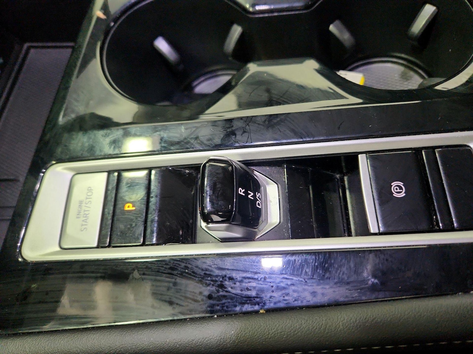 2025 Volkswagen Atlas SE w/Tech - Photo 18