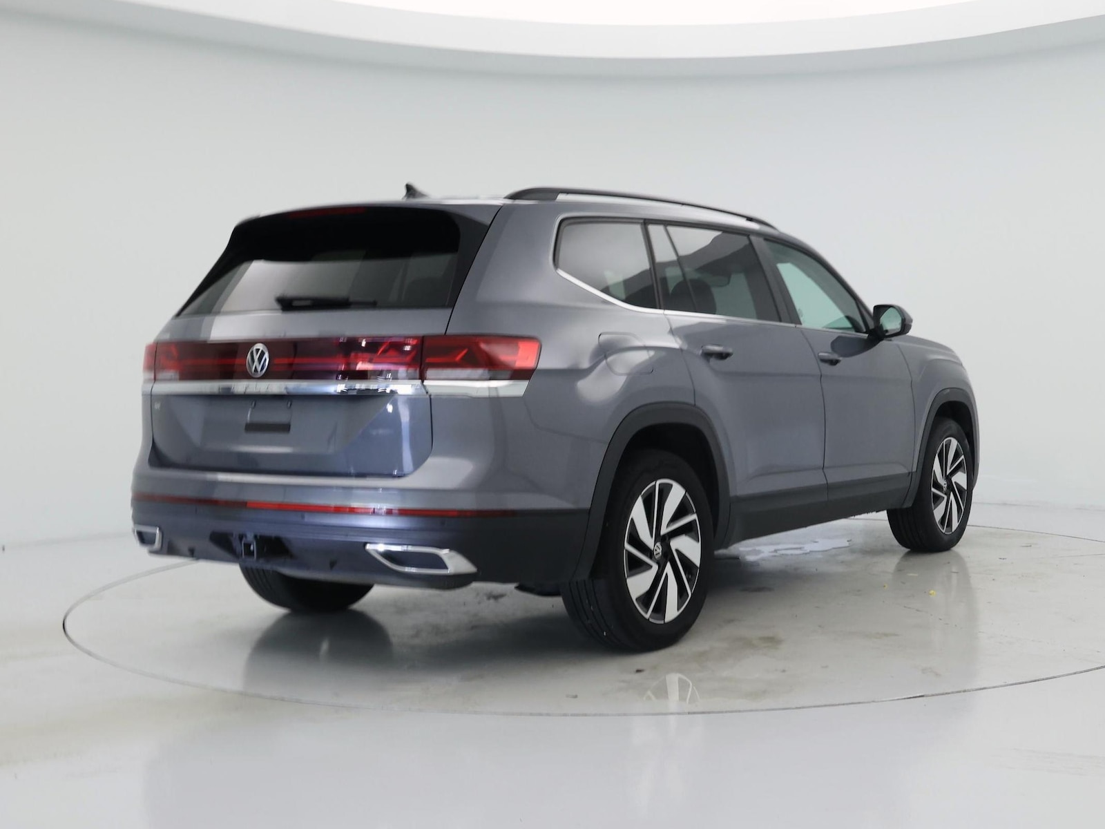 2025 Volkswagen Atlas SE w/Tech - Photo 9