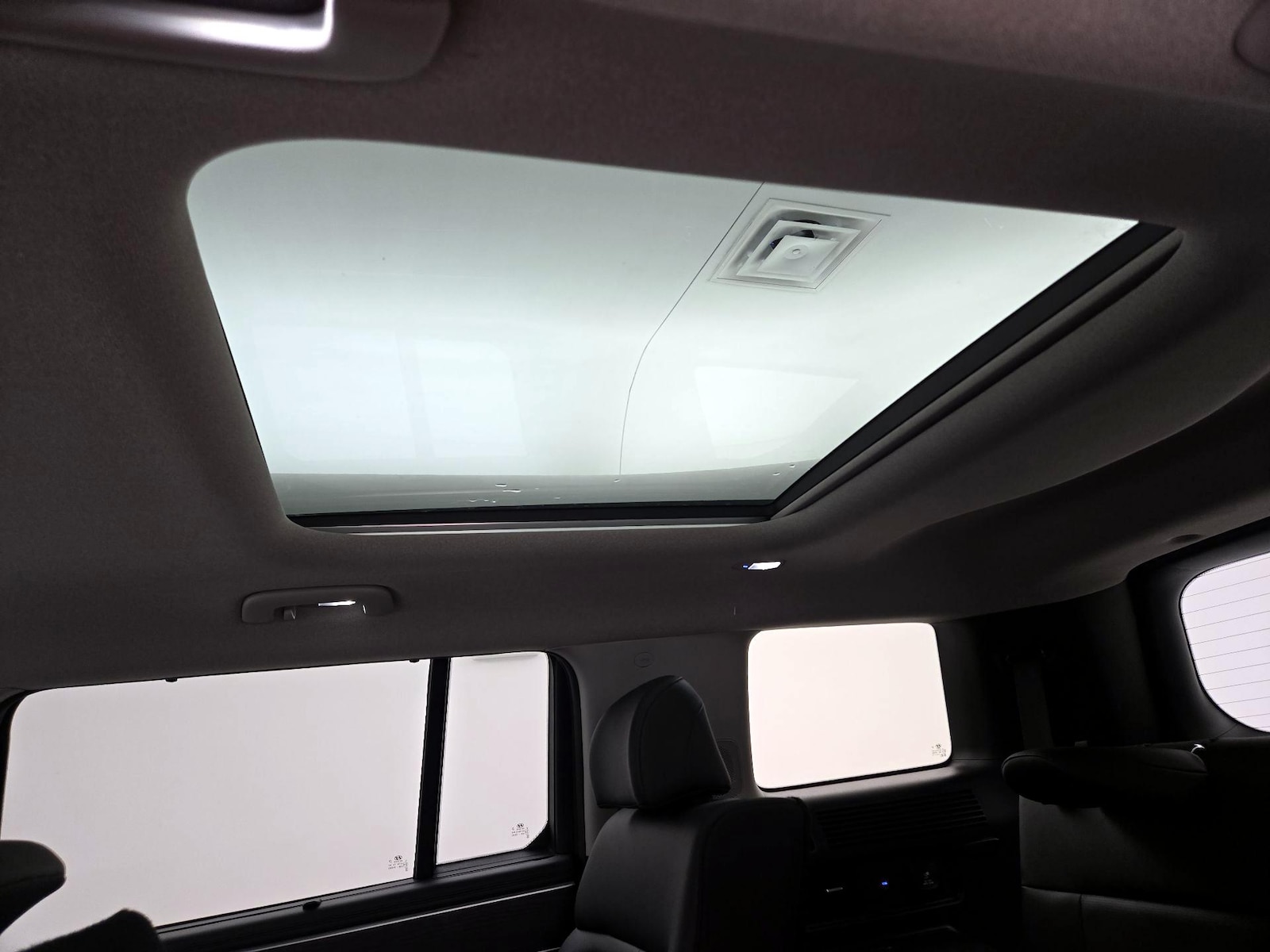 2026 Hyundai Santa Fe Limited - Photo 27