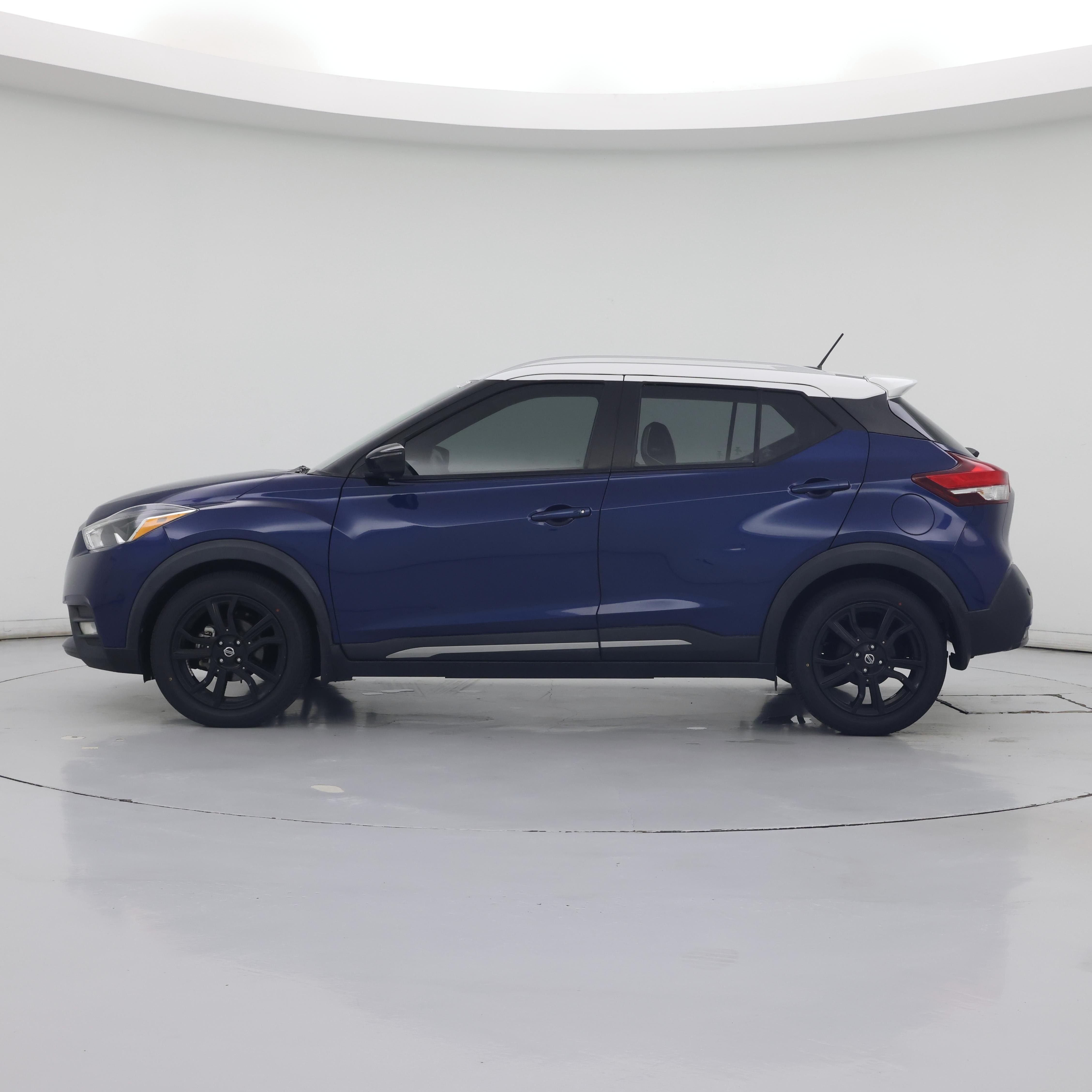 Thumbnail: 2020 Nissan Kicks - 3