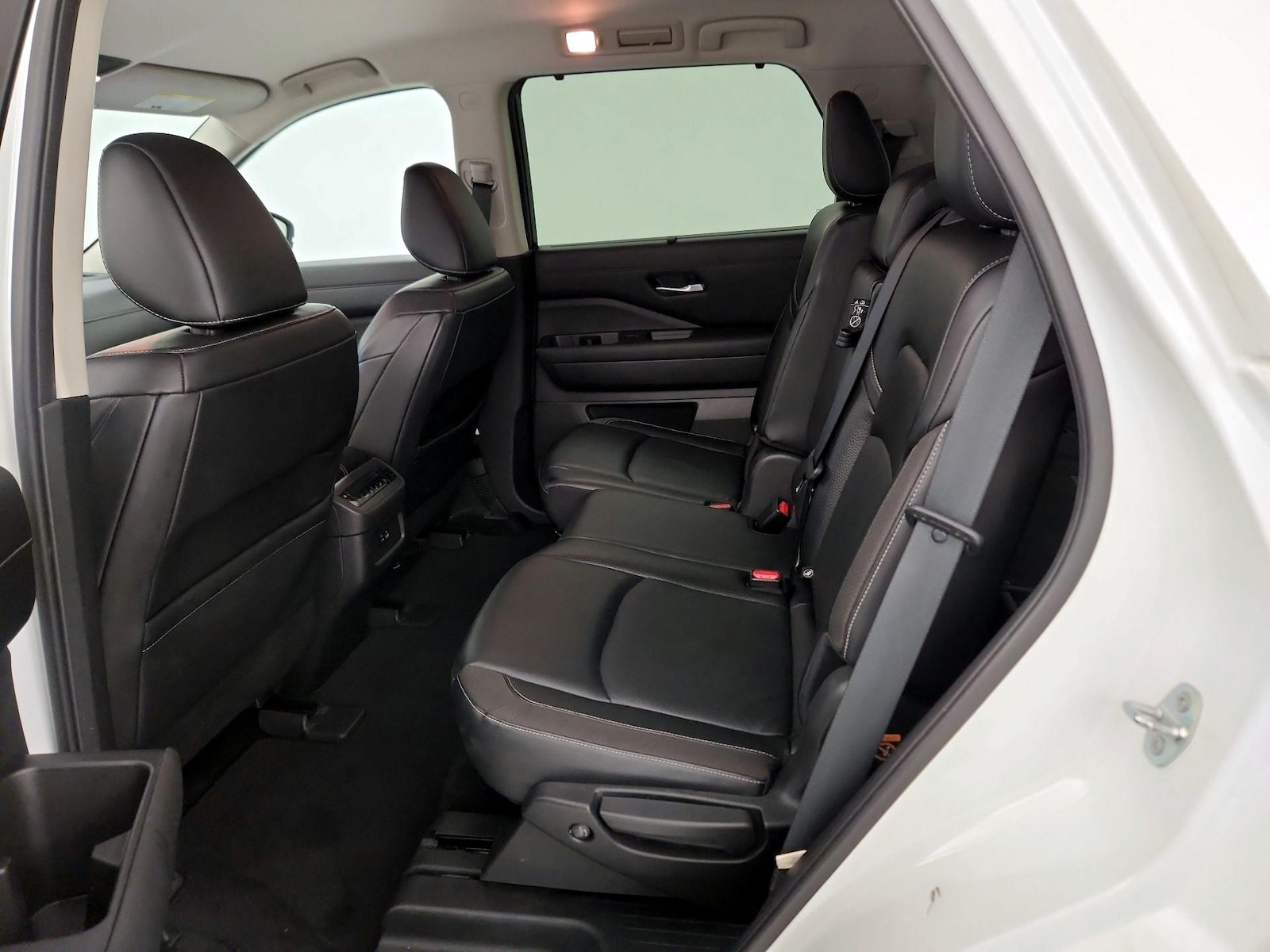 2022 Nissan Pathfinder SL - Photo 11