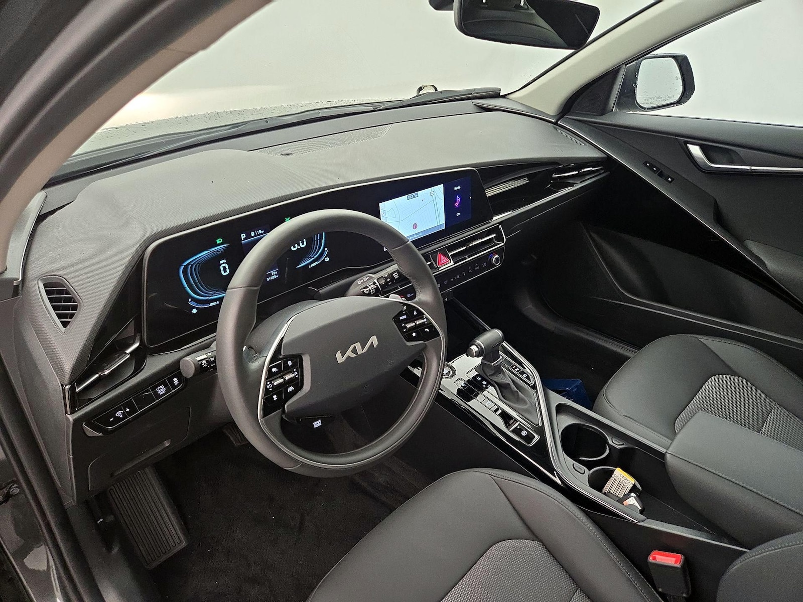 2024 Kia Niro EX - Photo 10