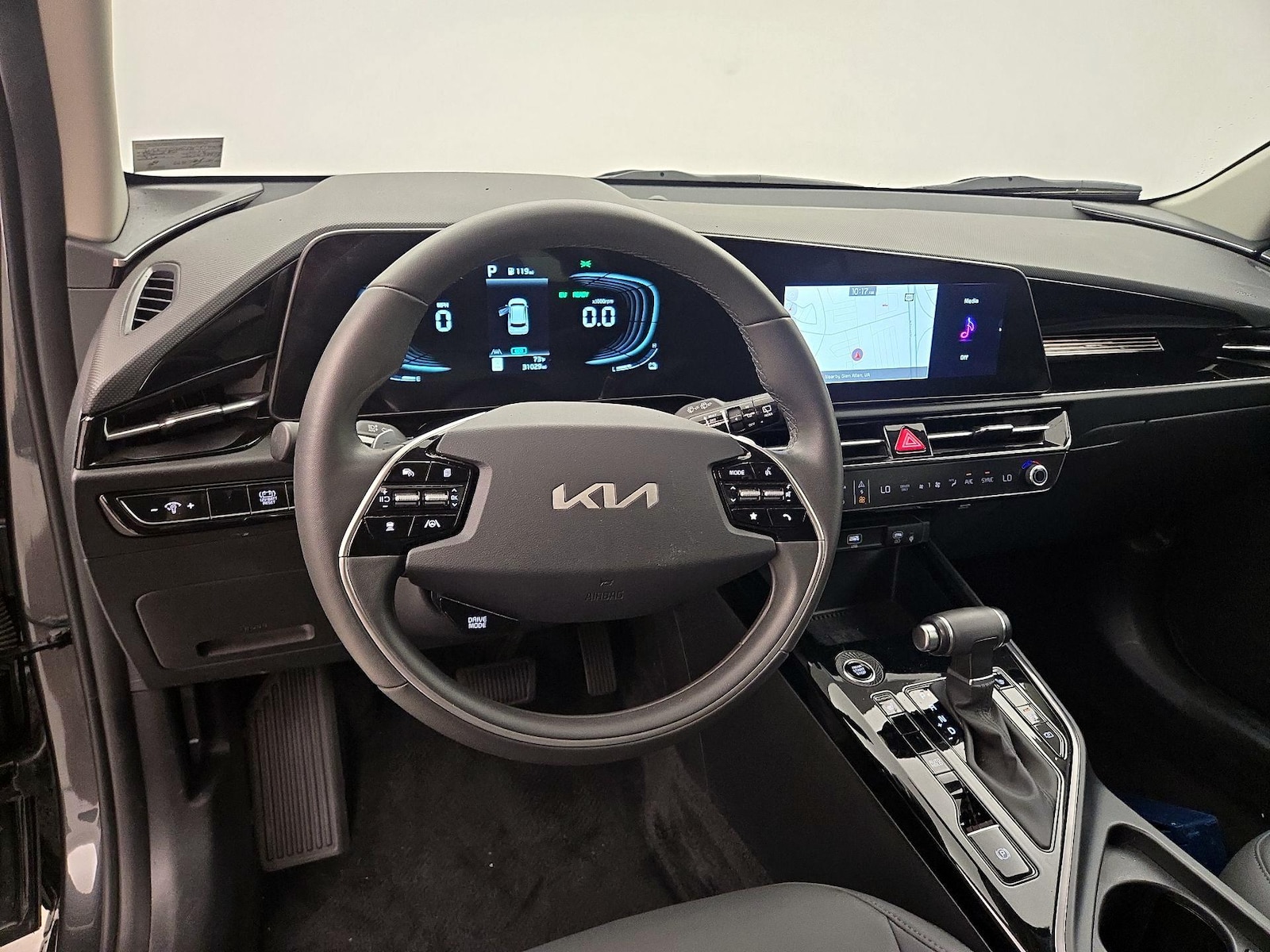 2024 Kia Niro EX - Photo 11