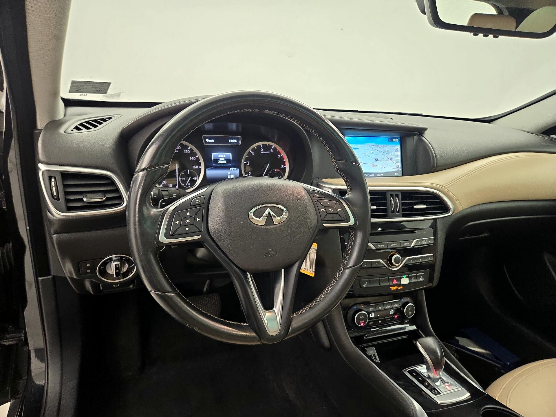 Thumbnail: 2017 INFINITI QX30 - 10