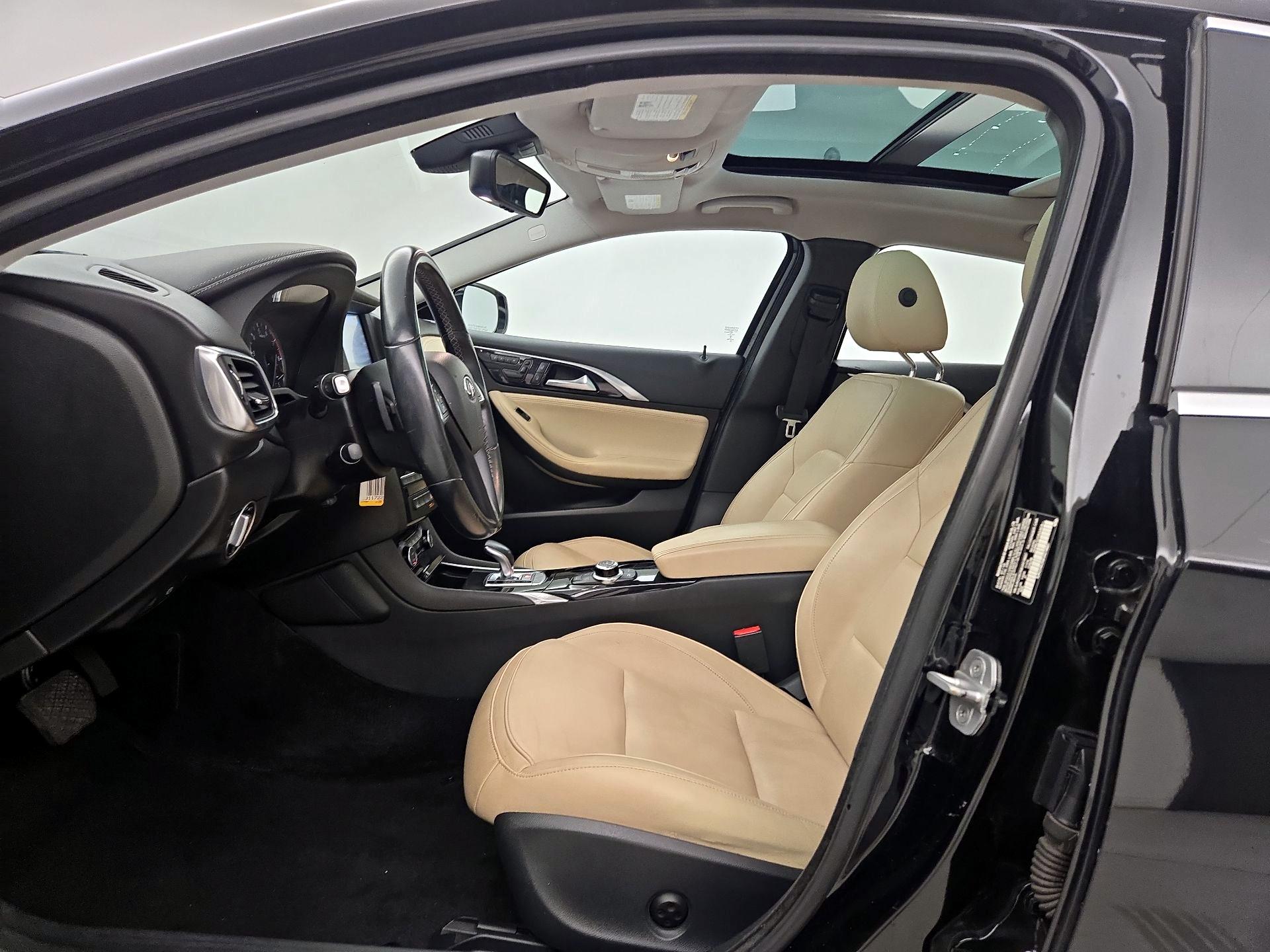 Thumbnail: 2017 INFINITI QX30 - 11