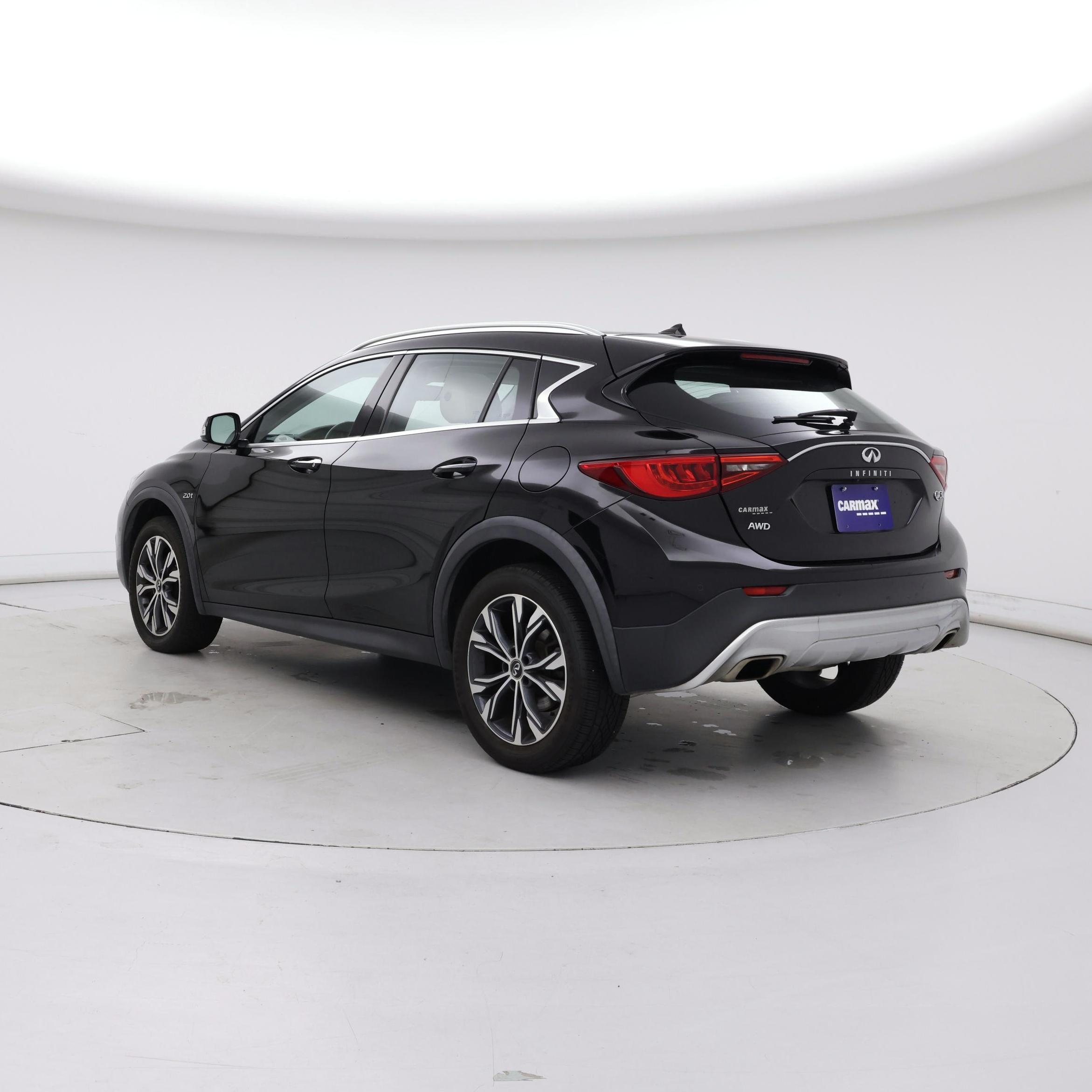 Thumbnail: 2017 INFINITI QX30 - 2