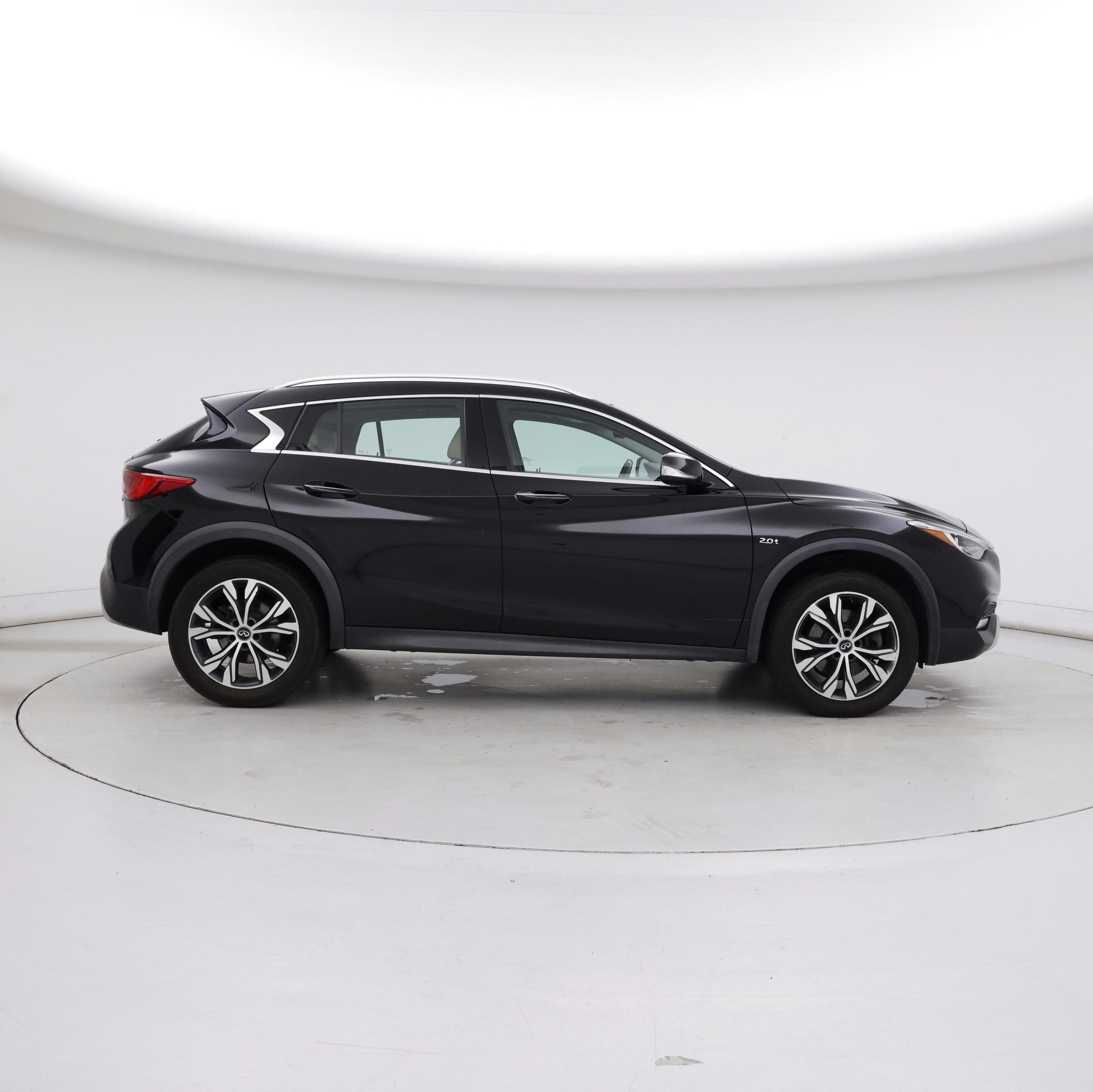 Thumbnail: 2017 INFINITI QX30 - 7