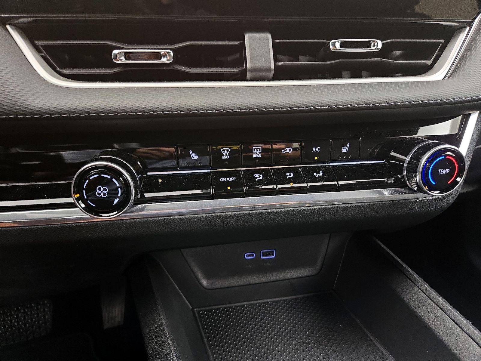 2026 Chevrolet Equinox LT - Photo 18