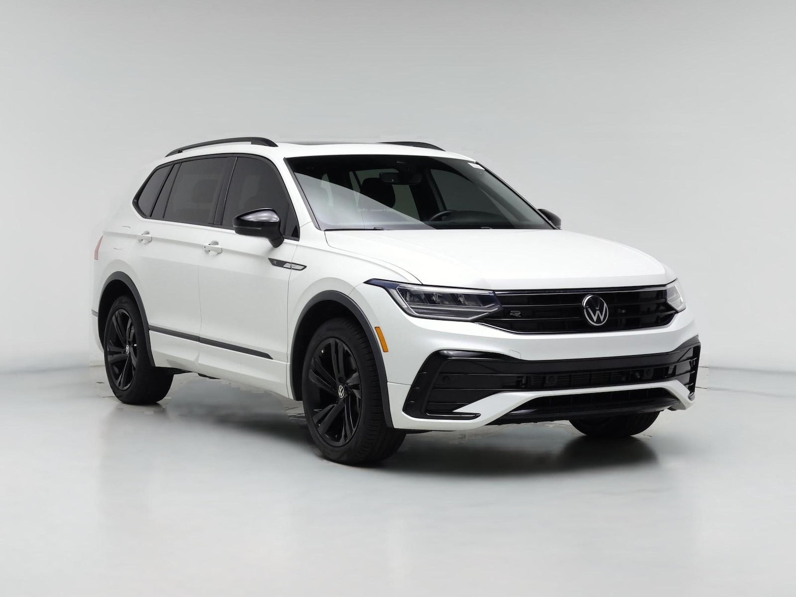 2023 Volkswagen Tiguan SE R-LINE BLACK - Photo 1