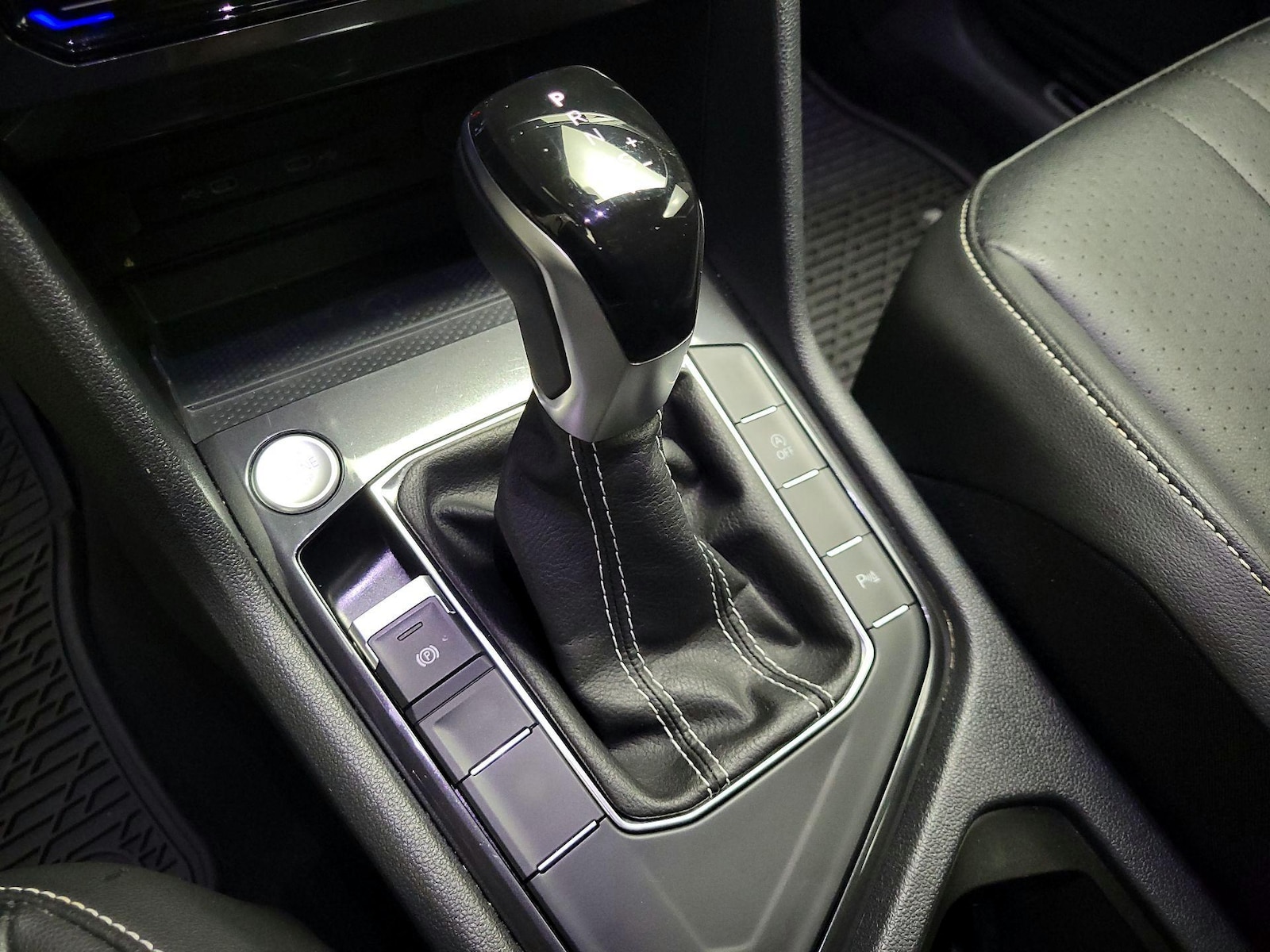 2023 Volkswagen Tiguan SE R-LINE BLACK - Photo 18
