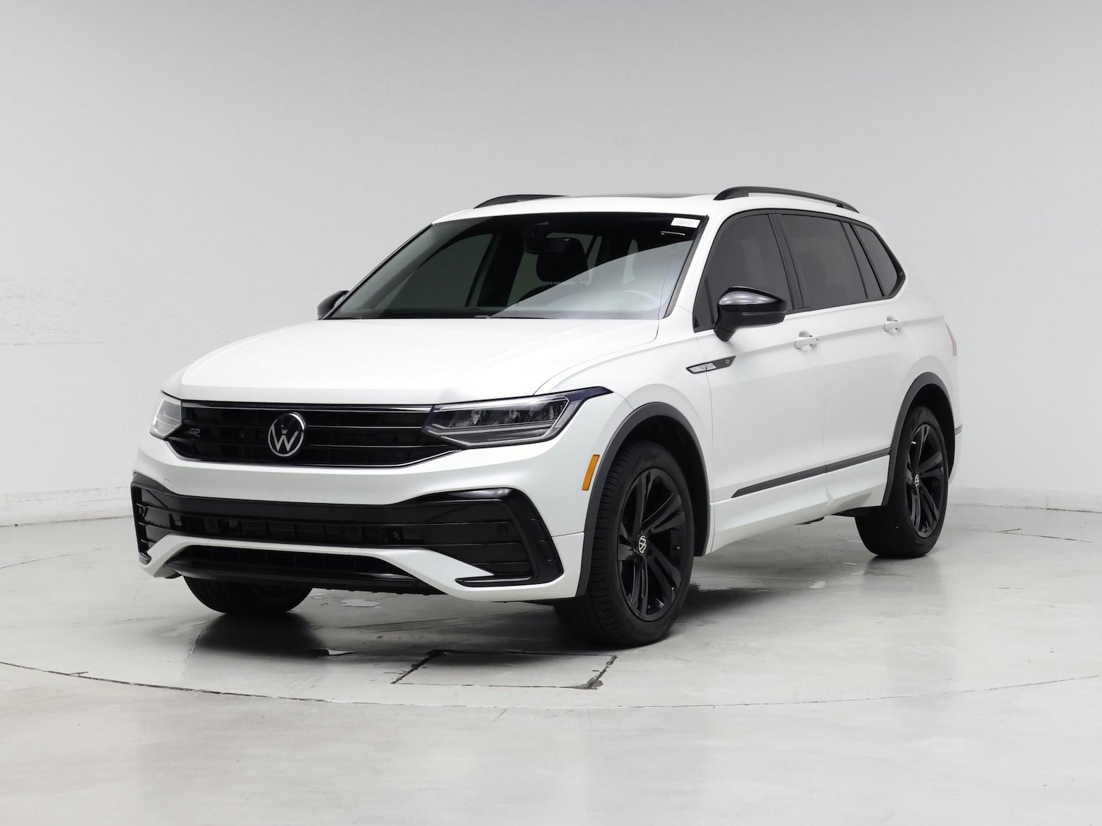 2023 Volkswagen Tiguan SE R-LINE BLACK - Photo 5