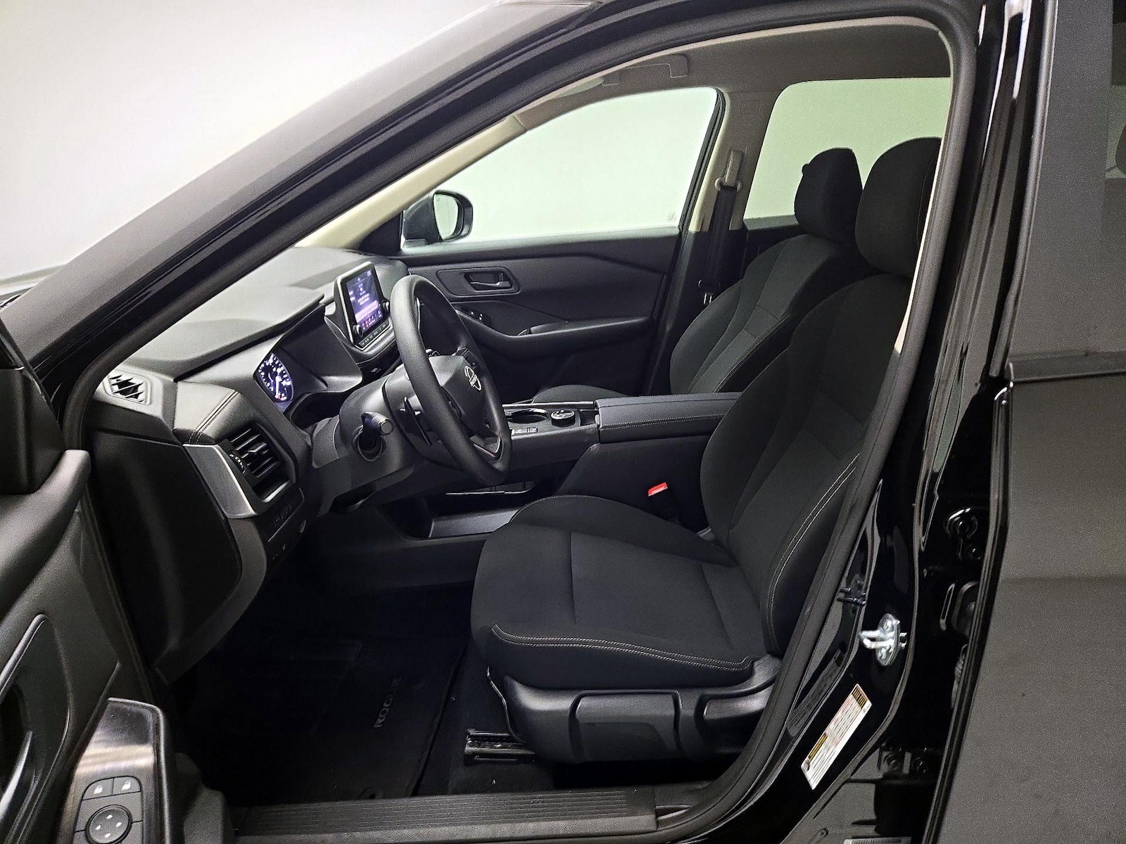 2025 Nissan Rogue S - Photo 10