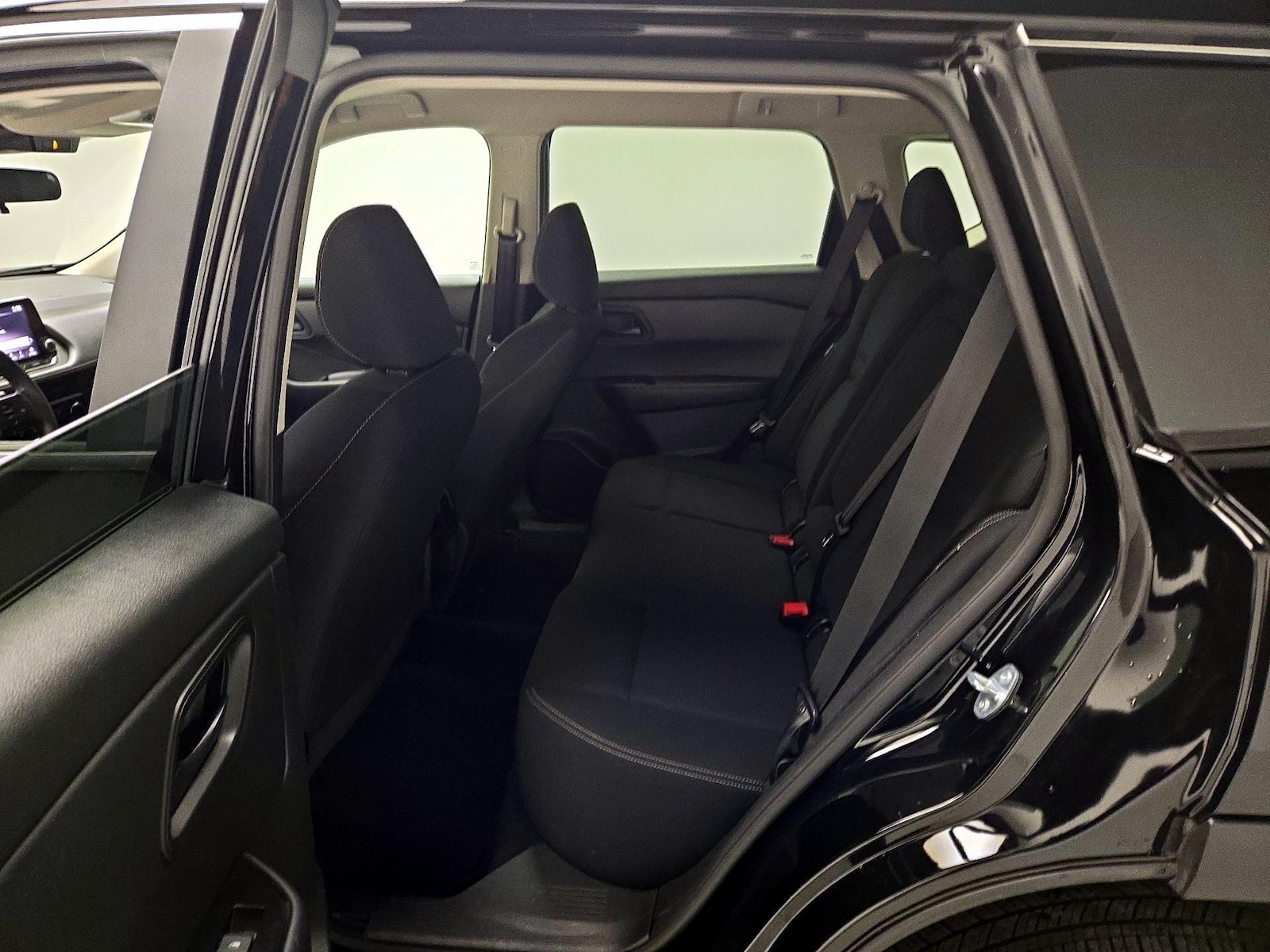 2025 Nissan Rogue S - Photo 18