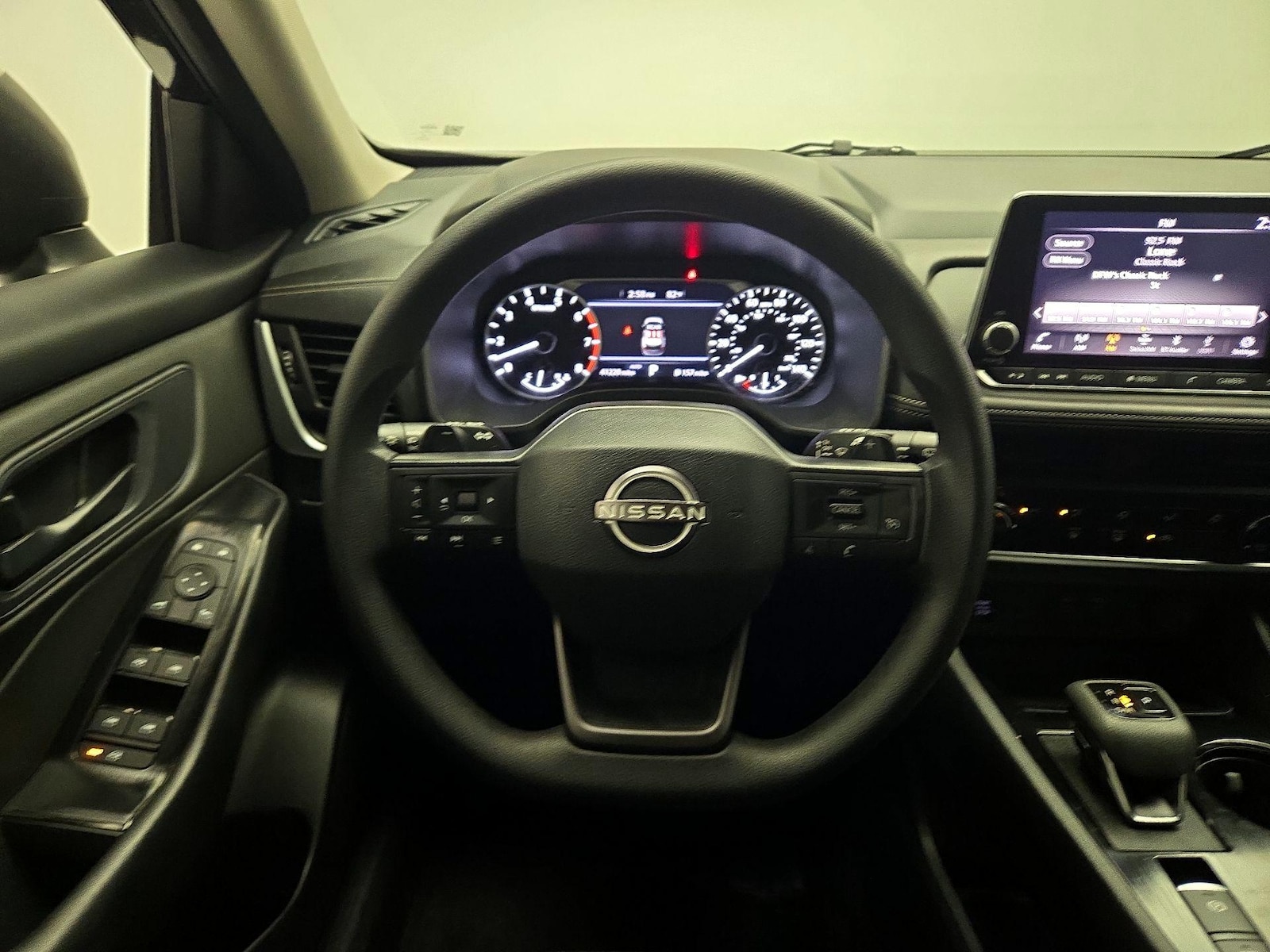 2025 Nissan Rogue S - Photo 9
