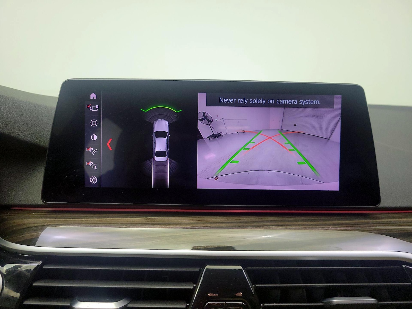 2019 BMW 5 Series 530i - Photo 15
