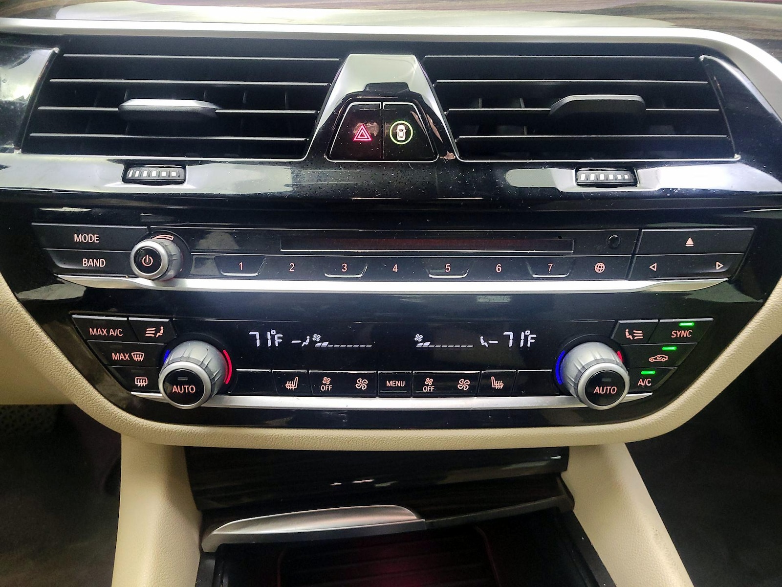 2019 BMW 5 Series 530i - Photo 17