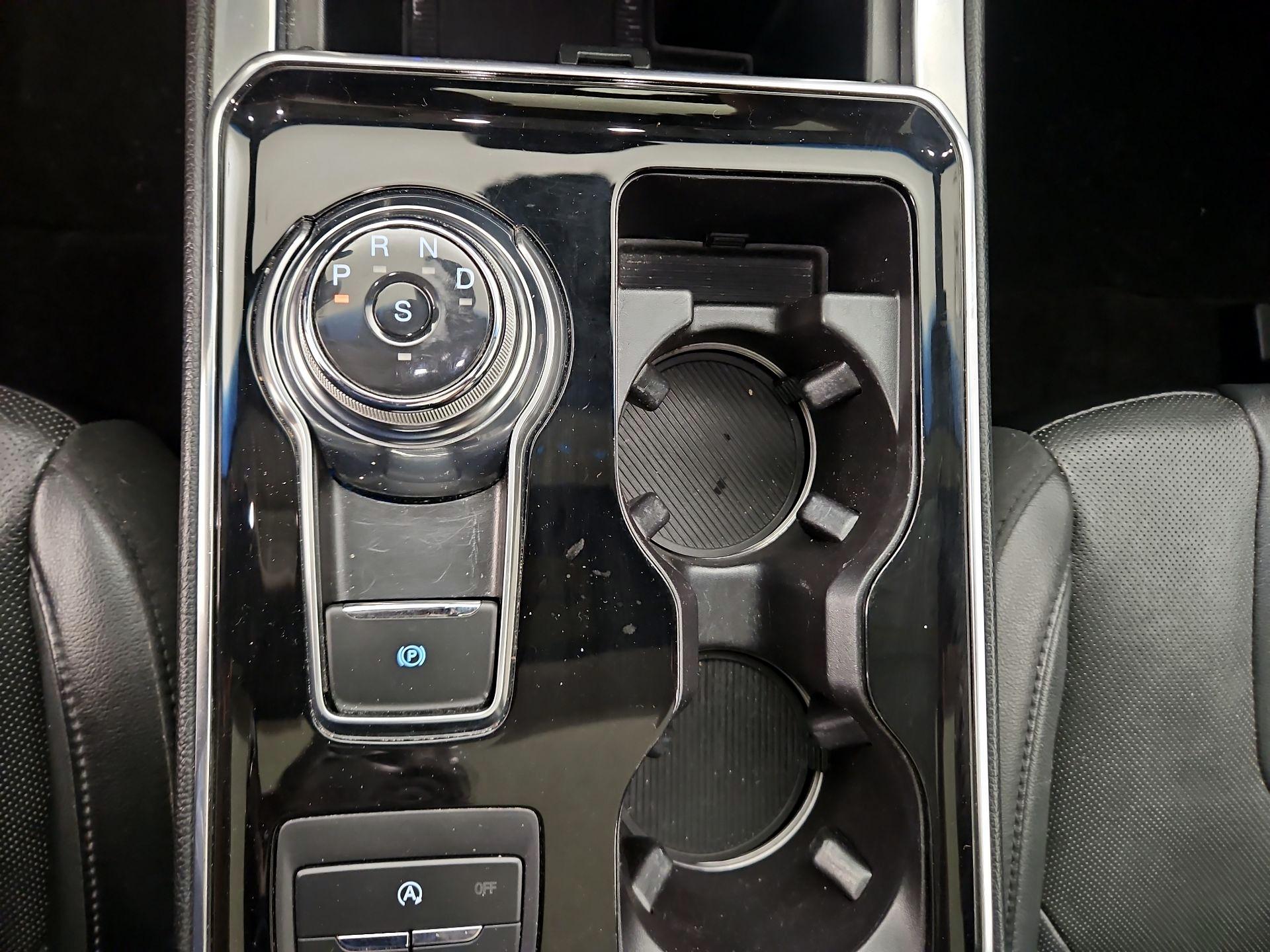 Thumbnail: 2019 Ford Edge - 18