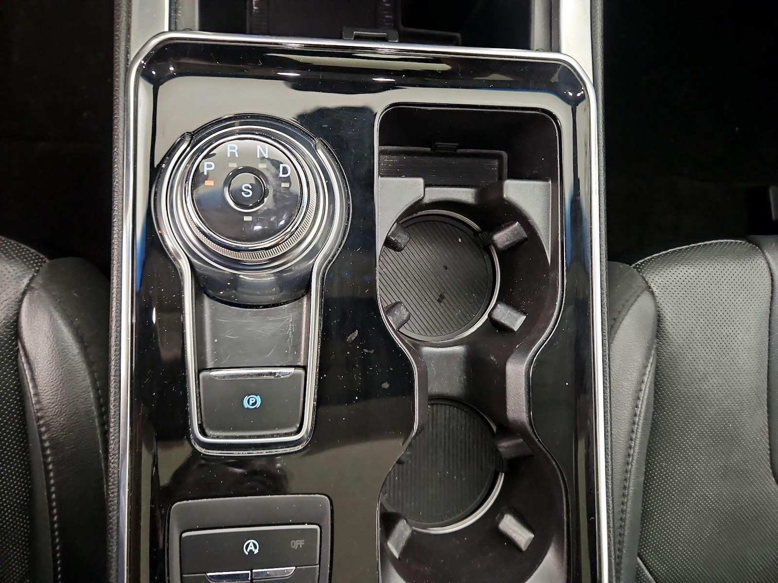2019 Ford Edge Titanium - Photo 19