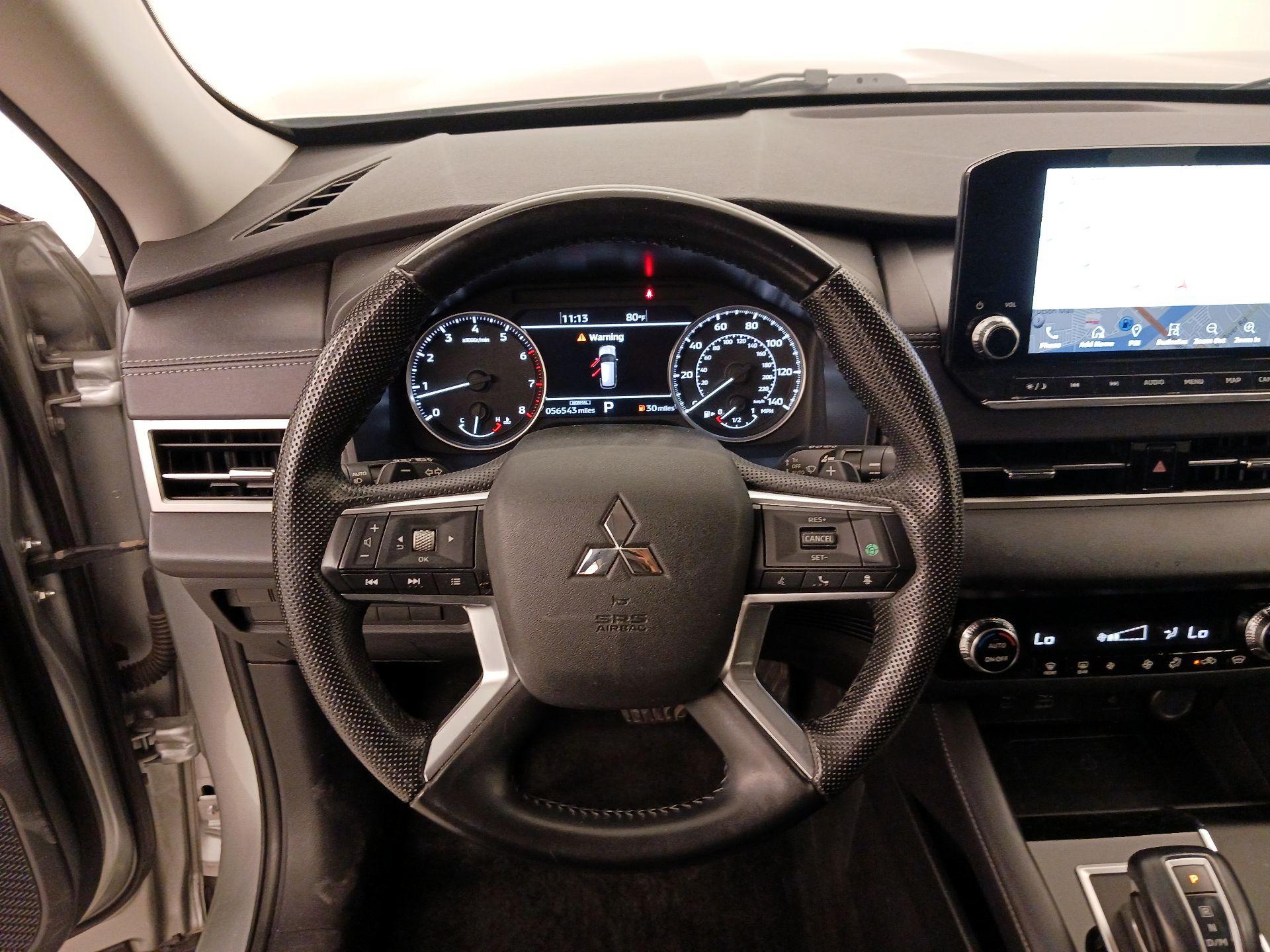 Thumbnail: 2024 Mitsubishi Outlander - 10