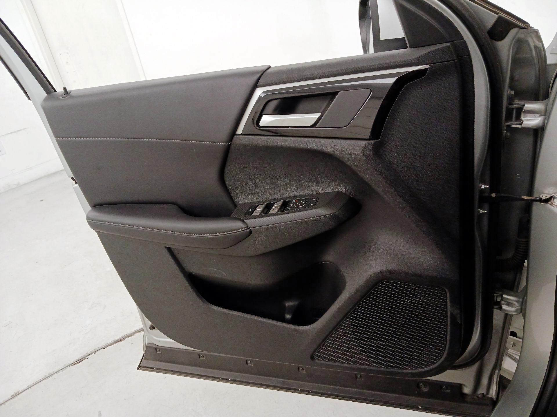 Thumbnail: 2024 Mitsubishi Outlander - 12